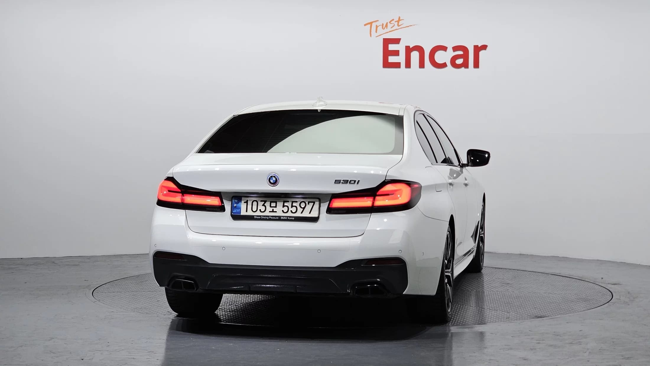 BMW 5-Series 530i M Sport Package, 2023 г. 61378 км. — фото 4