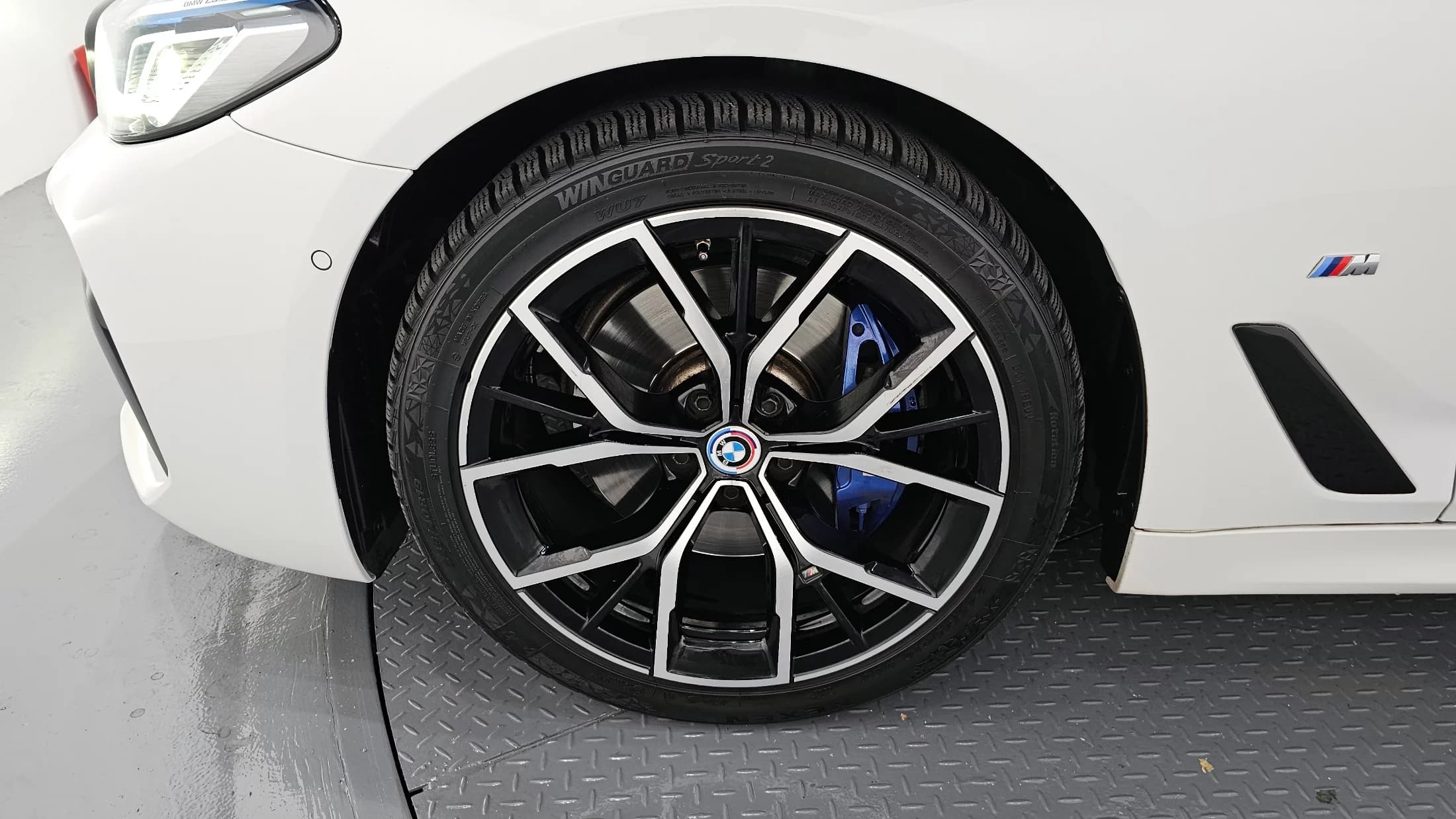 BMW 5-Series 530i M Sport Package, 2023 г. 61378 км. — фото 5