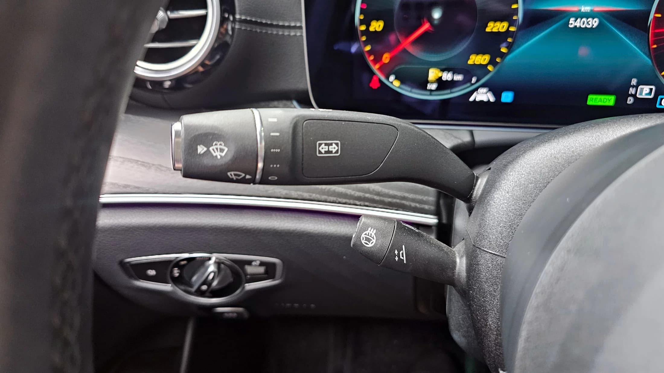 Mercedes-Benz E-Class E220d 4MATIC AMG Line, 2022 г. 54099 км. — фото 16