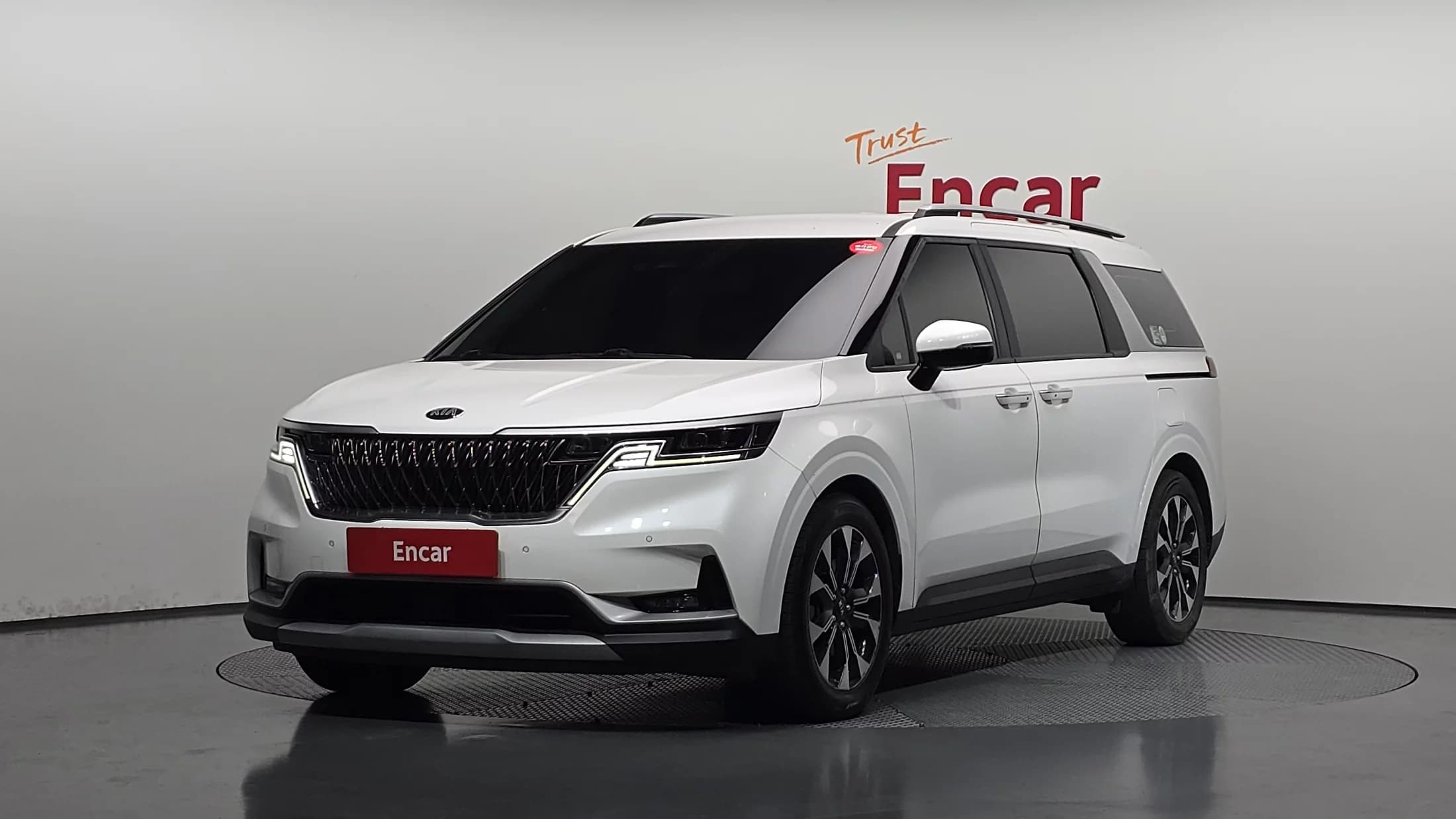 Kia Carnival 9-Seater Prestige, 2021 г. 91826 км. — фото 2