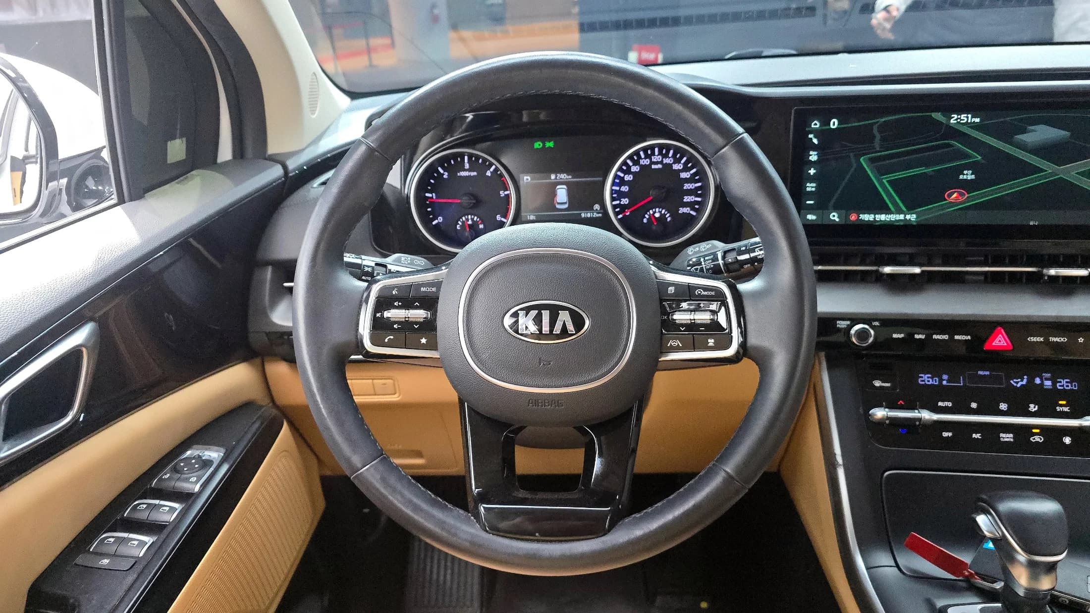 Kia Carnival 9-Seater Prestige, 2021 г. 91826 км. — фото 13