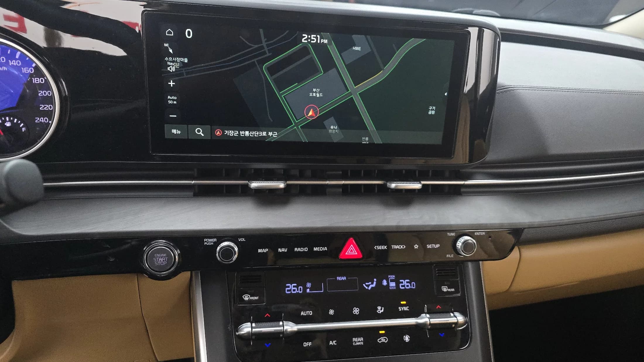 Kia Carnival 9-Seater Prestige, 2021 г. 91826 км. — фото 16