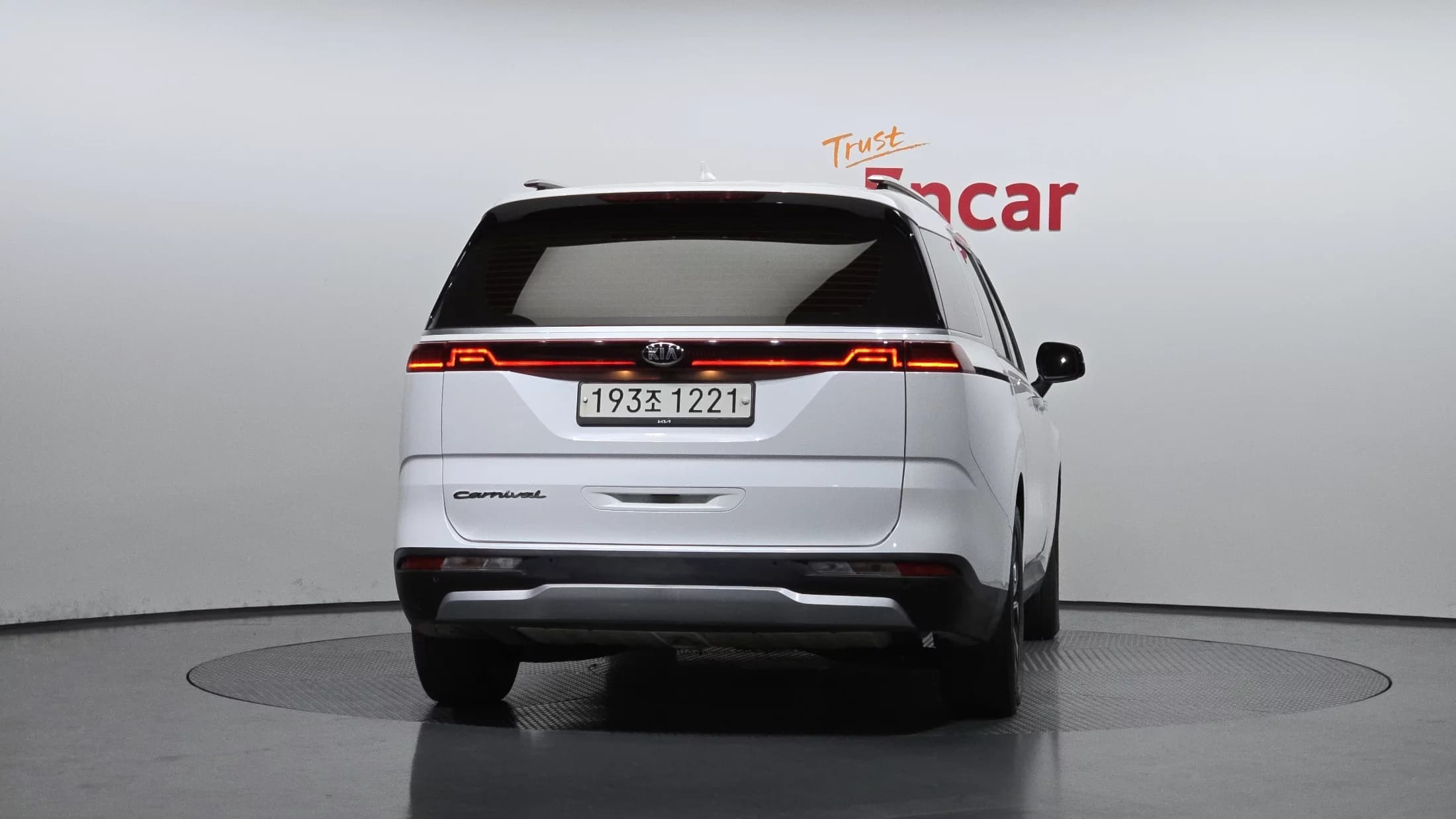 Kia Carnival 9-Seater Prestige, 2021 г. 91826 км. — фото 4