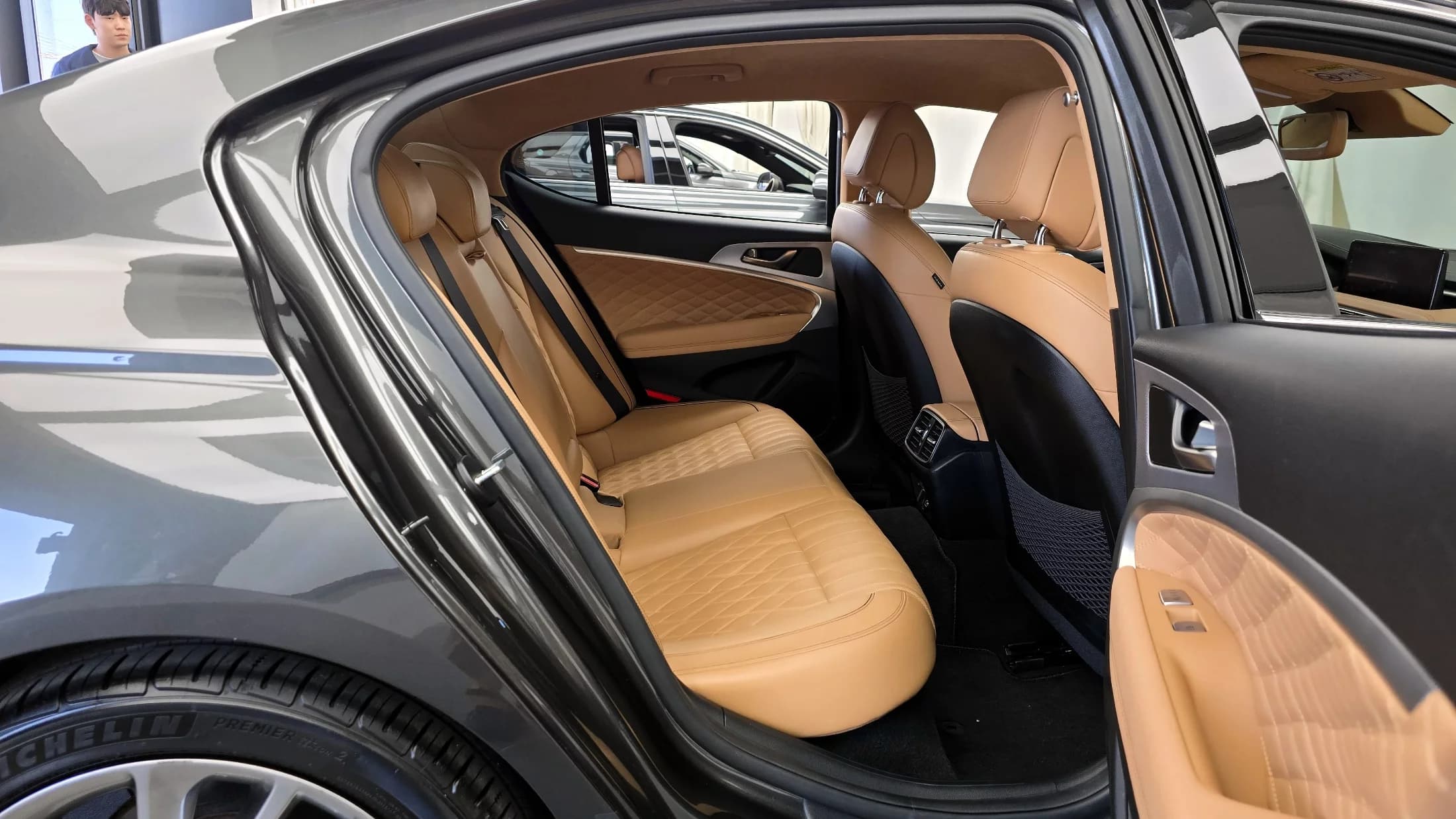 Genesis G70 Gasoline 2.0T 4WD, 2022 г. 65405 км. — фото 23