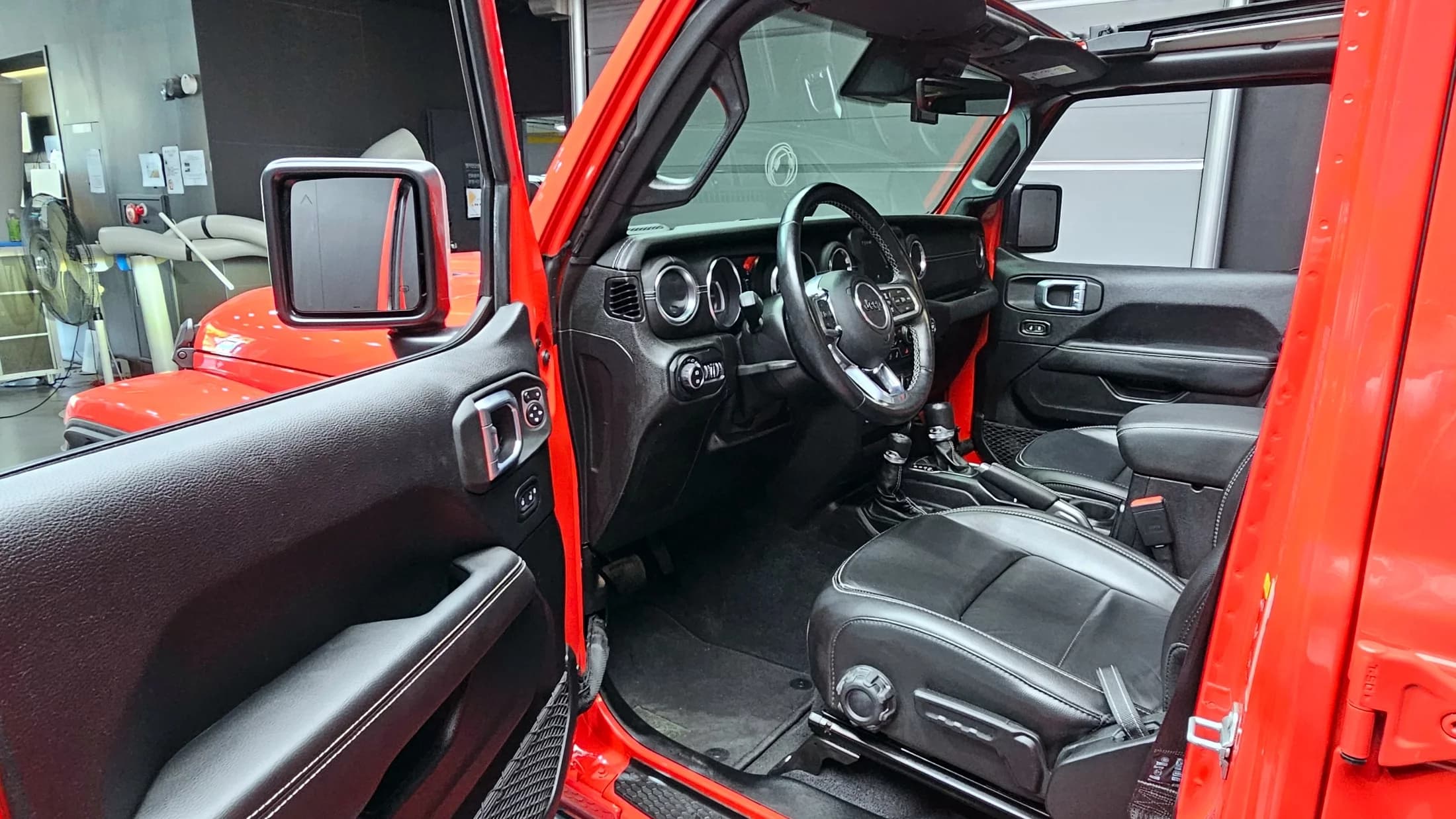 Jeep WRANGLER 2.0 Overland Power Top 4Door, 2021 г. 50506 км. — фото 10