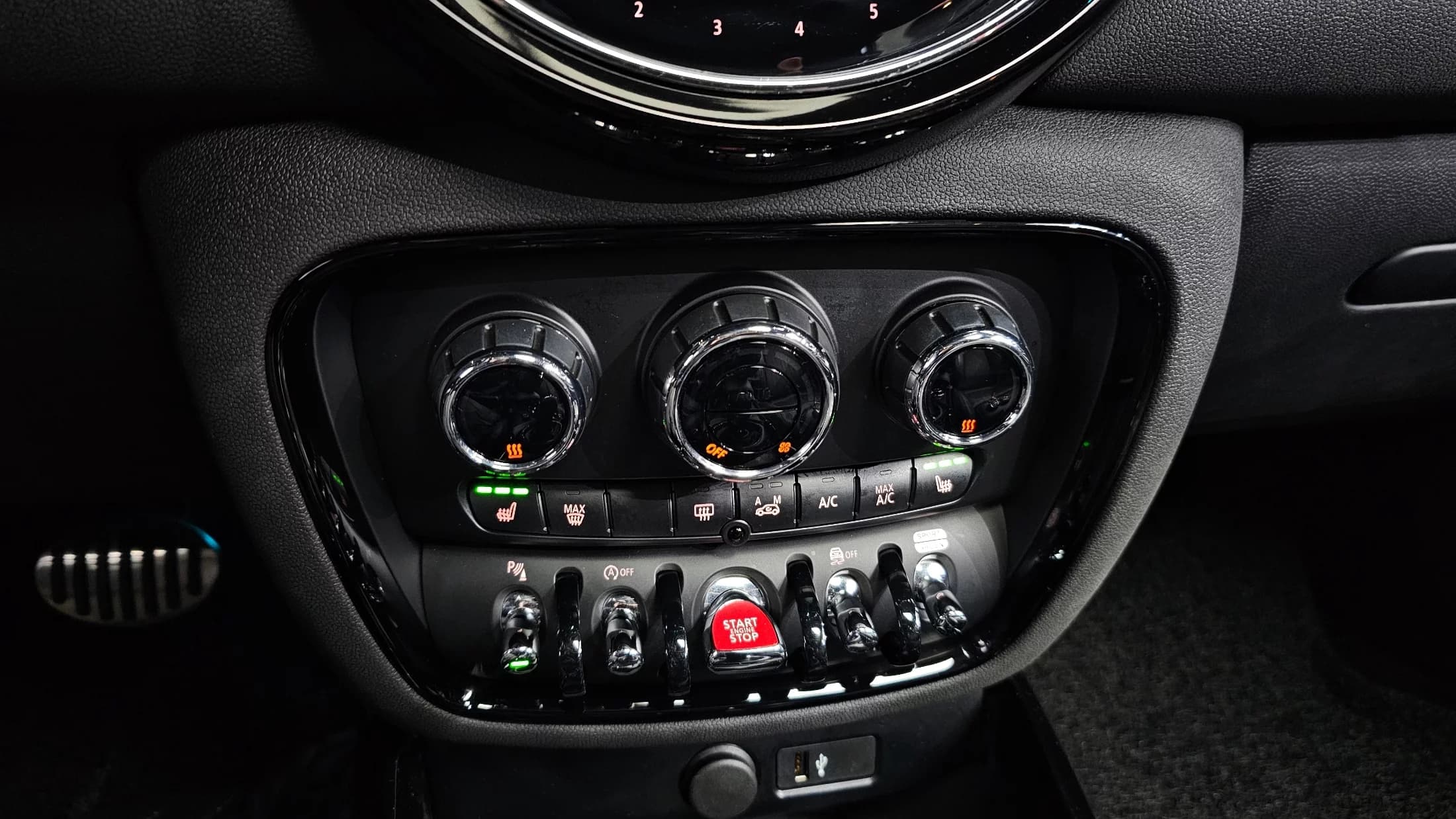 MINI Clubman JCW 2nd Gen, 2023 г. 30929 км. — фото 18