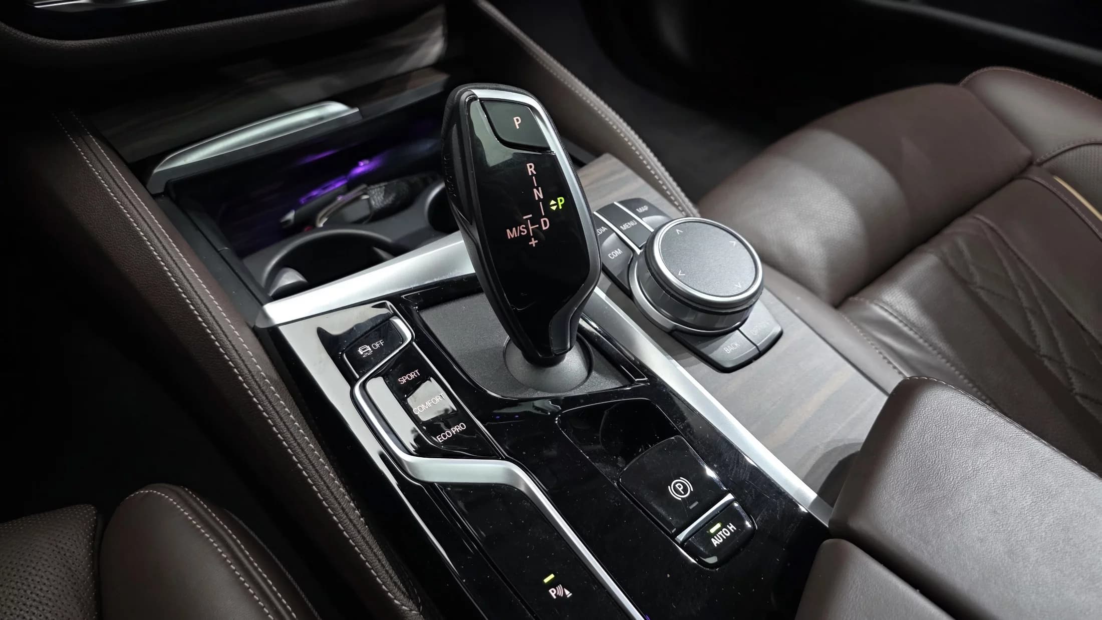 BMW 5-Series 530i Luxury, 2022 г. 79319 км. — фото 9