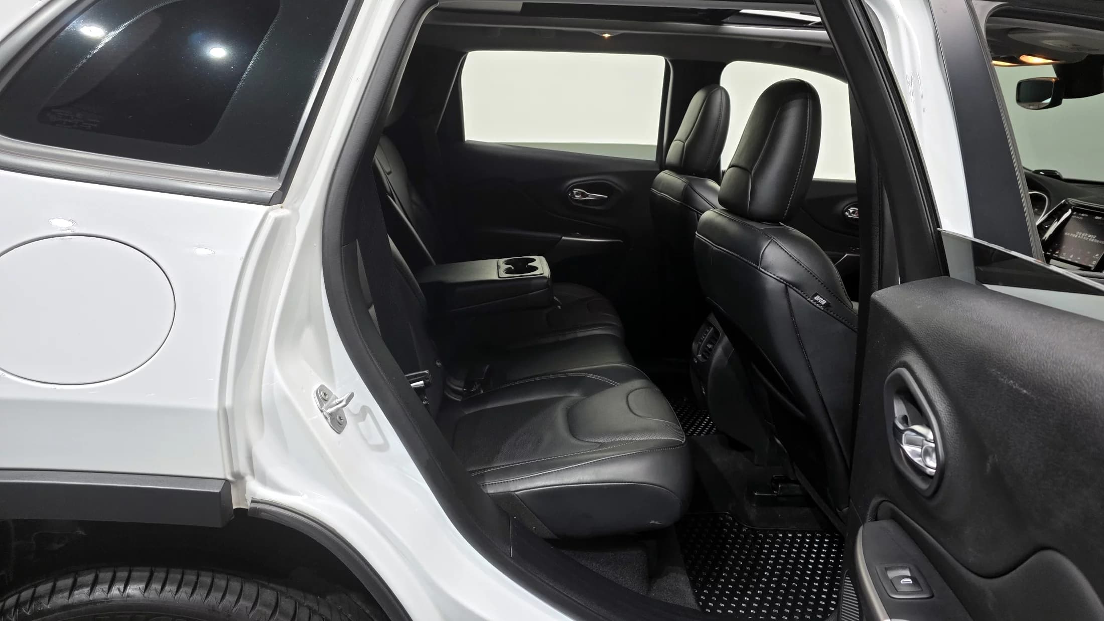 Jeep CHEROKEE 2.4 Limited AWD, 2022 г. 27169 км. — фото 12