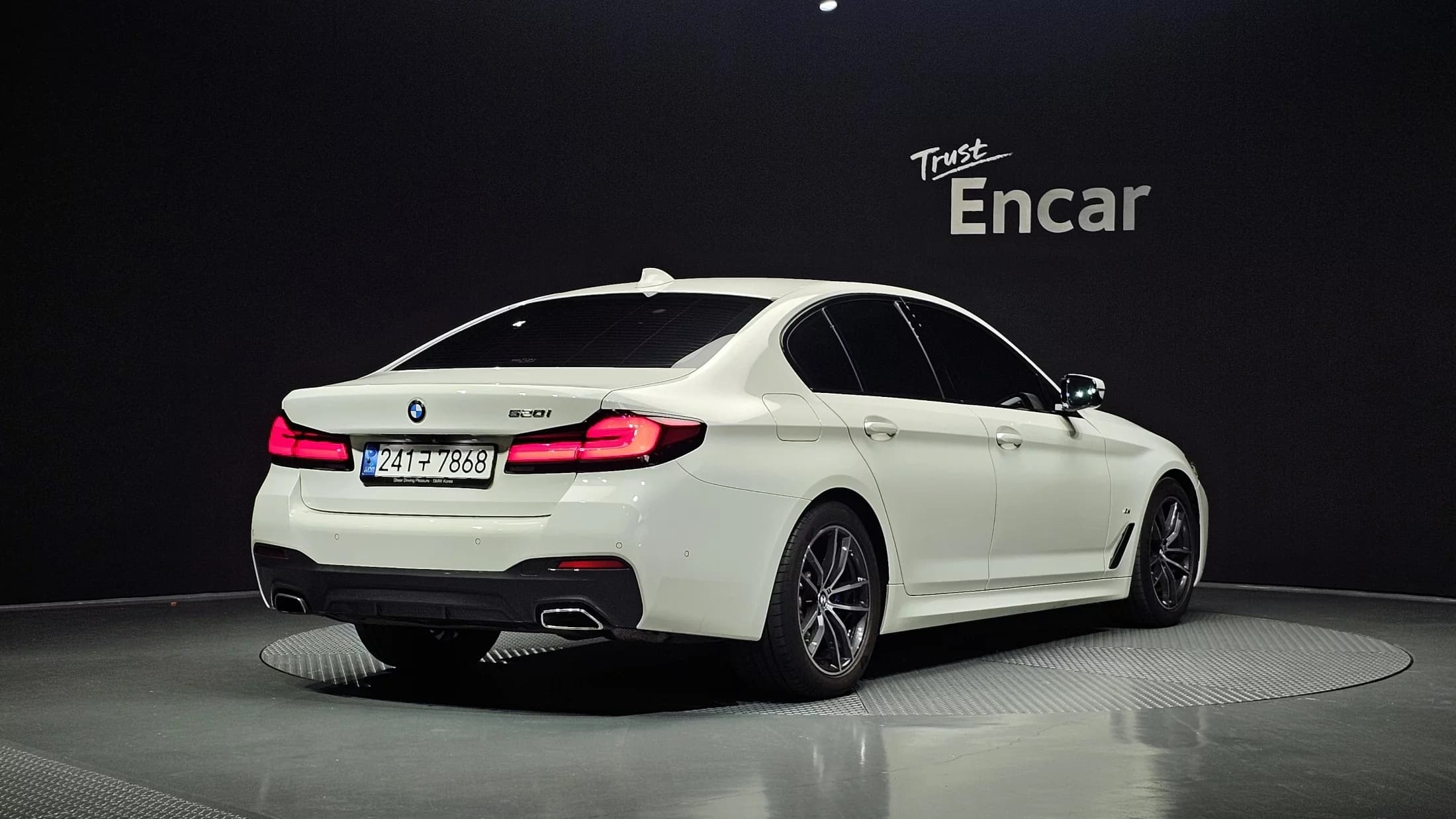 BMW 5-Series 520i M Sport, 2022 г. 58224 км. — фото 2