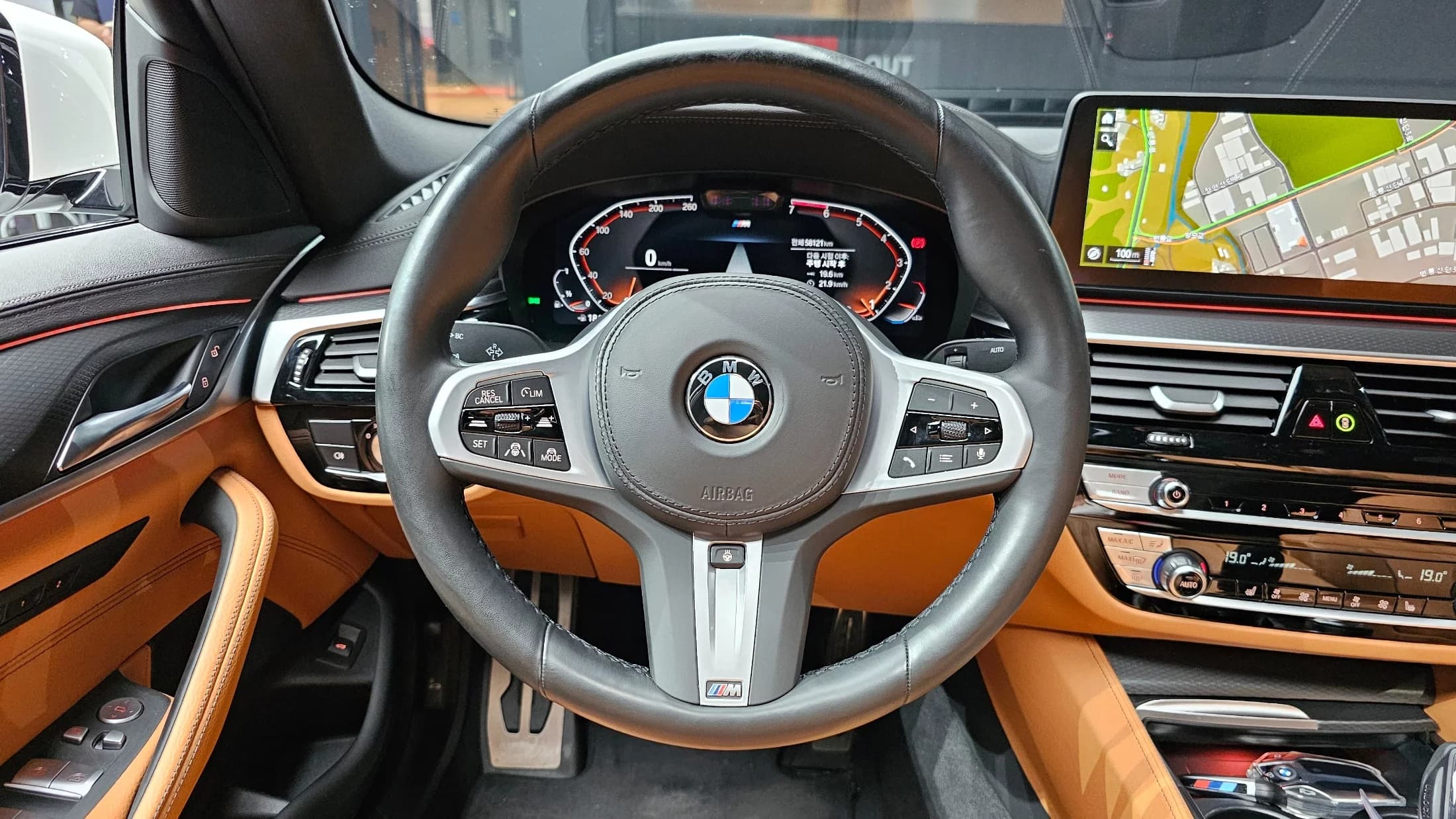 BMW 5-Series 520i M Sport, 2022 г. 58224 км. — фото 13