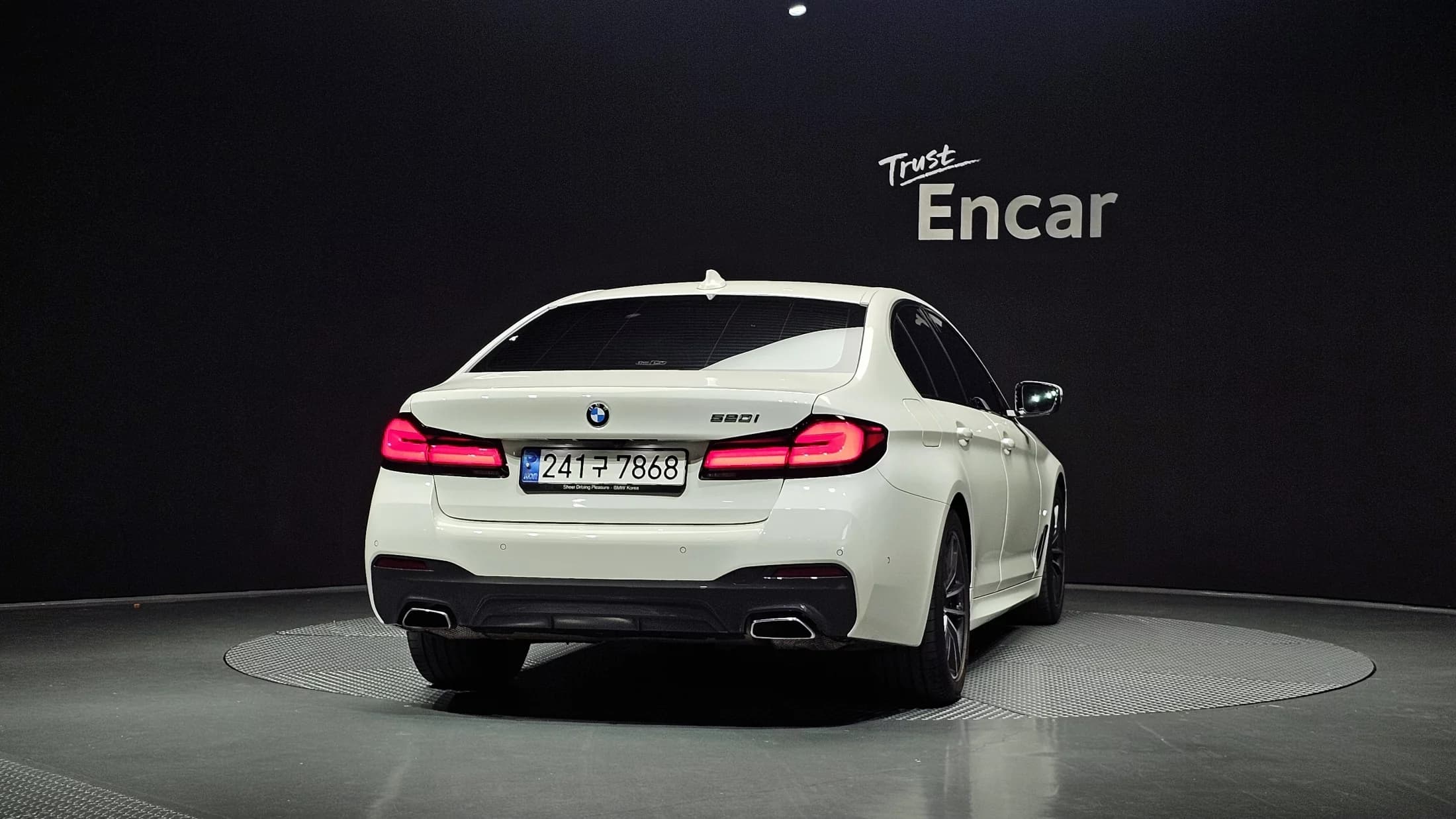 BMW 5-Series 520i M Sport, 2022 г. 58224 км. — фото 4