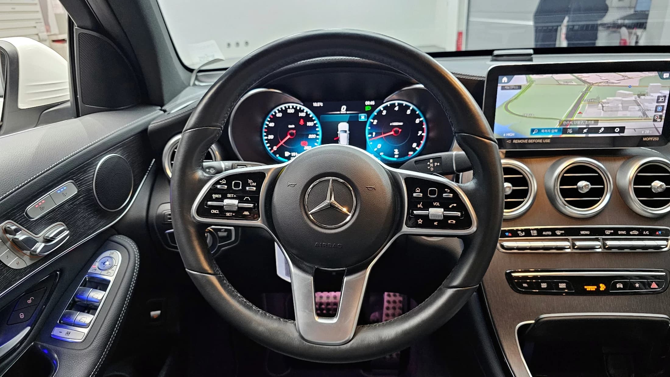 Mercedes-Benz GLC-Class GLC300 4MATIC, 2022 г. 54065 км. — фото 13