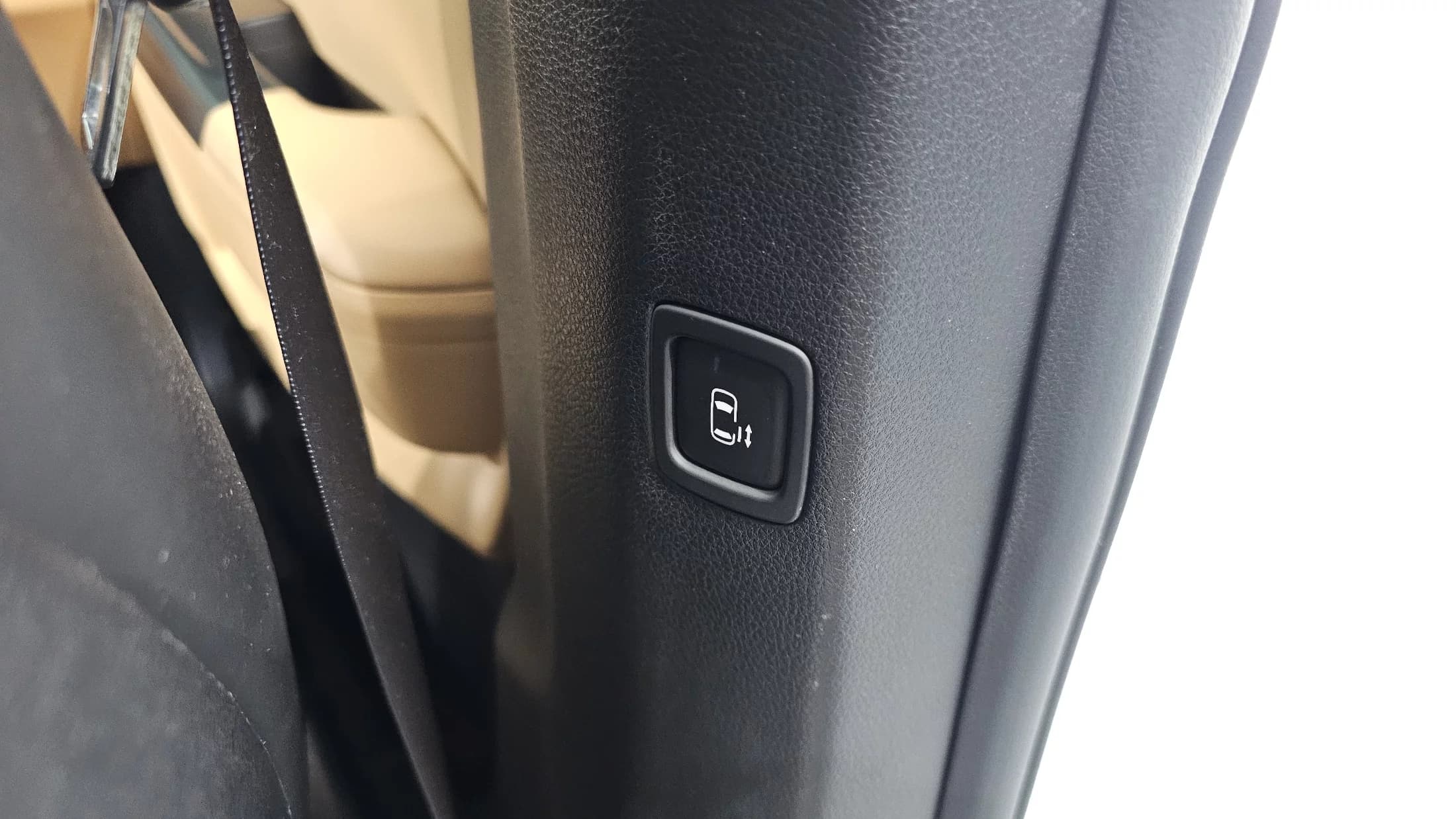 Kia Carnival 9-Seater Prestige, 2022 г. 38331 км. — фото 19