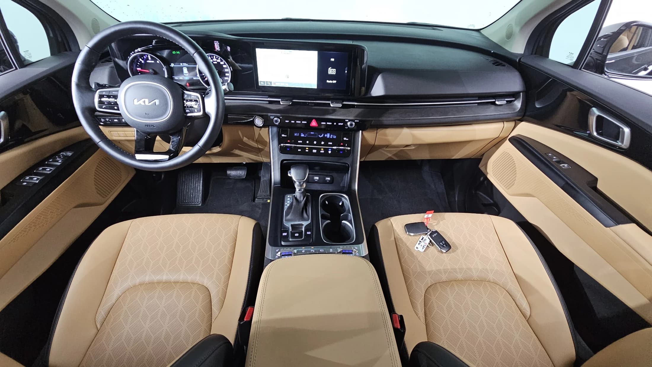 Kia Carnival 9-Seater Prestige, 2022 г. 38331 км. — фото 7