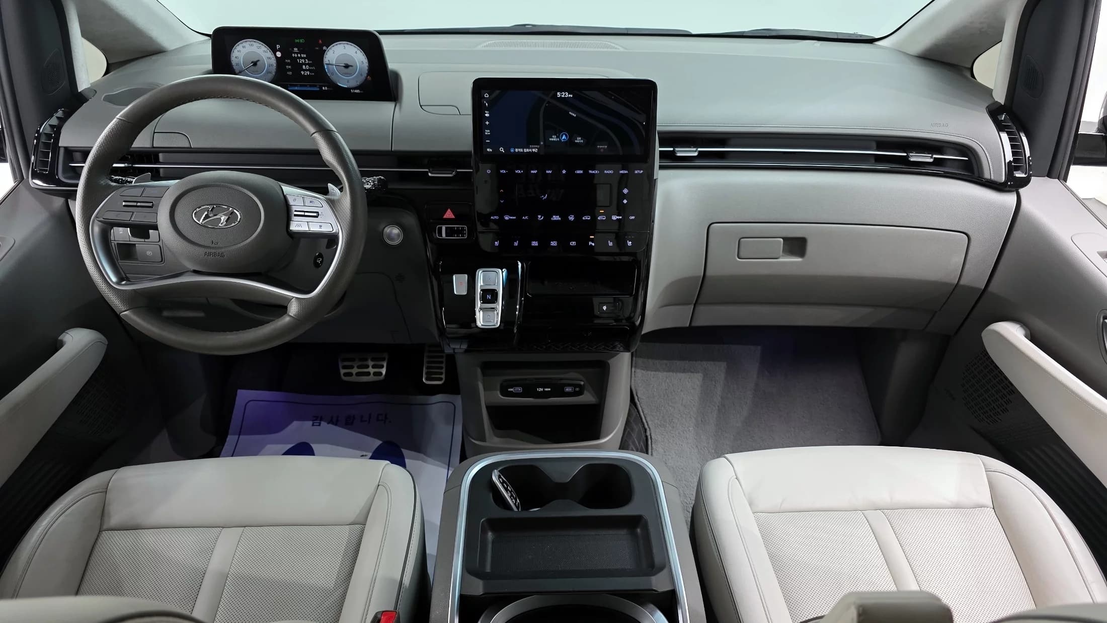 Hyundai Staria 4WD Lounge 9-Seater Limousine, 2022 г. 51542 км. — фото 7