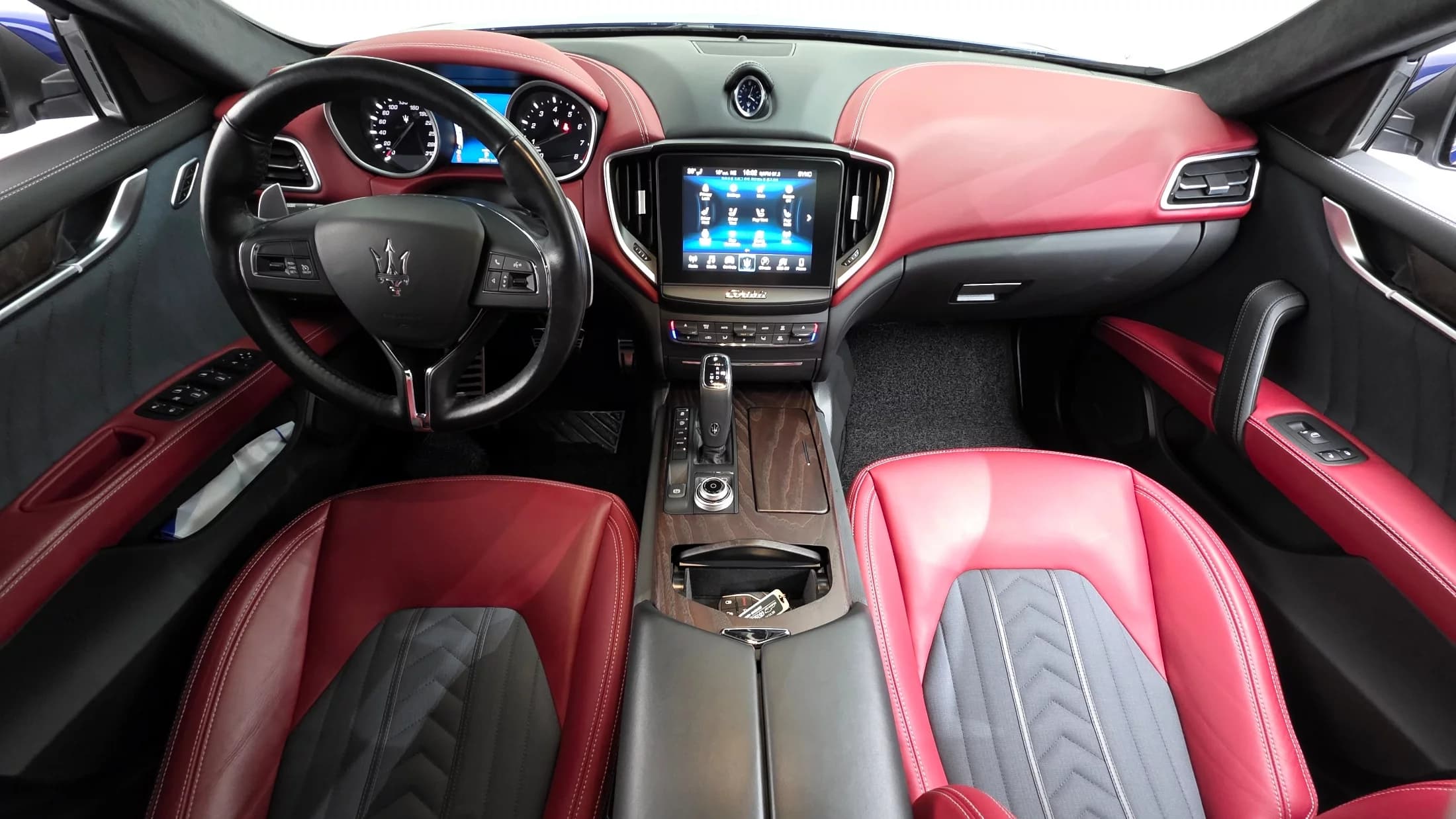 Maserati GHIBLI 3.0 GranLusso 3rd, 2021 г. 20228 км. — фото 7