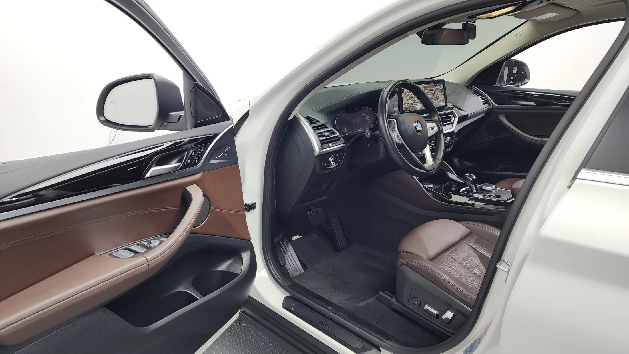 BMW X4 xDrive20i xLine, 2022 г. 52121 км. — фото 10