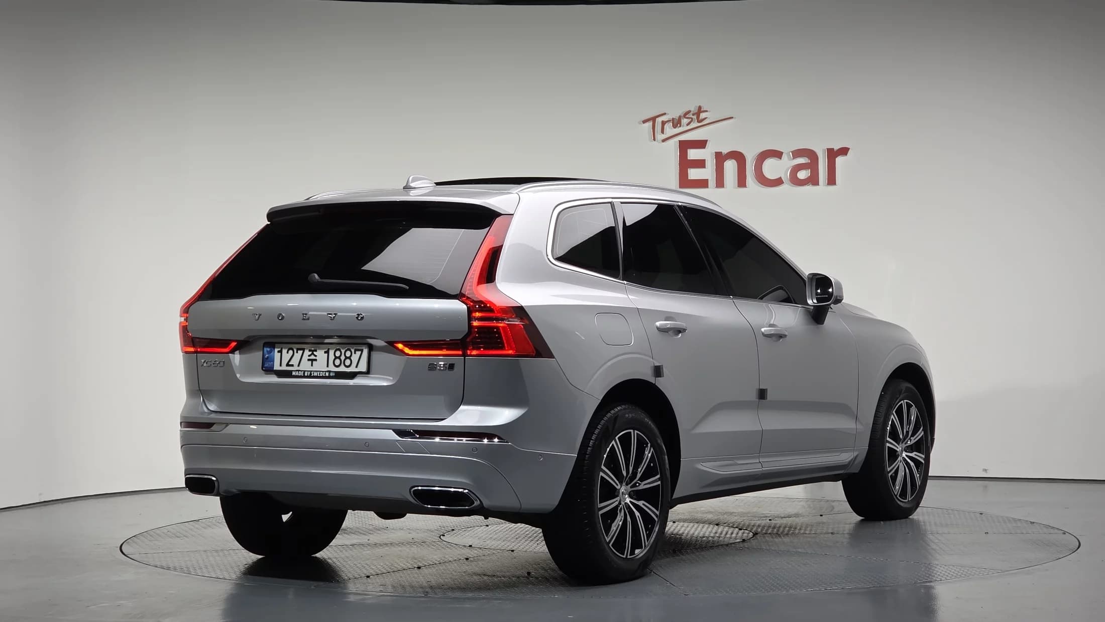 Volvo XC60 B5 Inscription, 2021 г. 75303 км. — фото 2