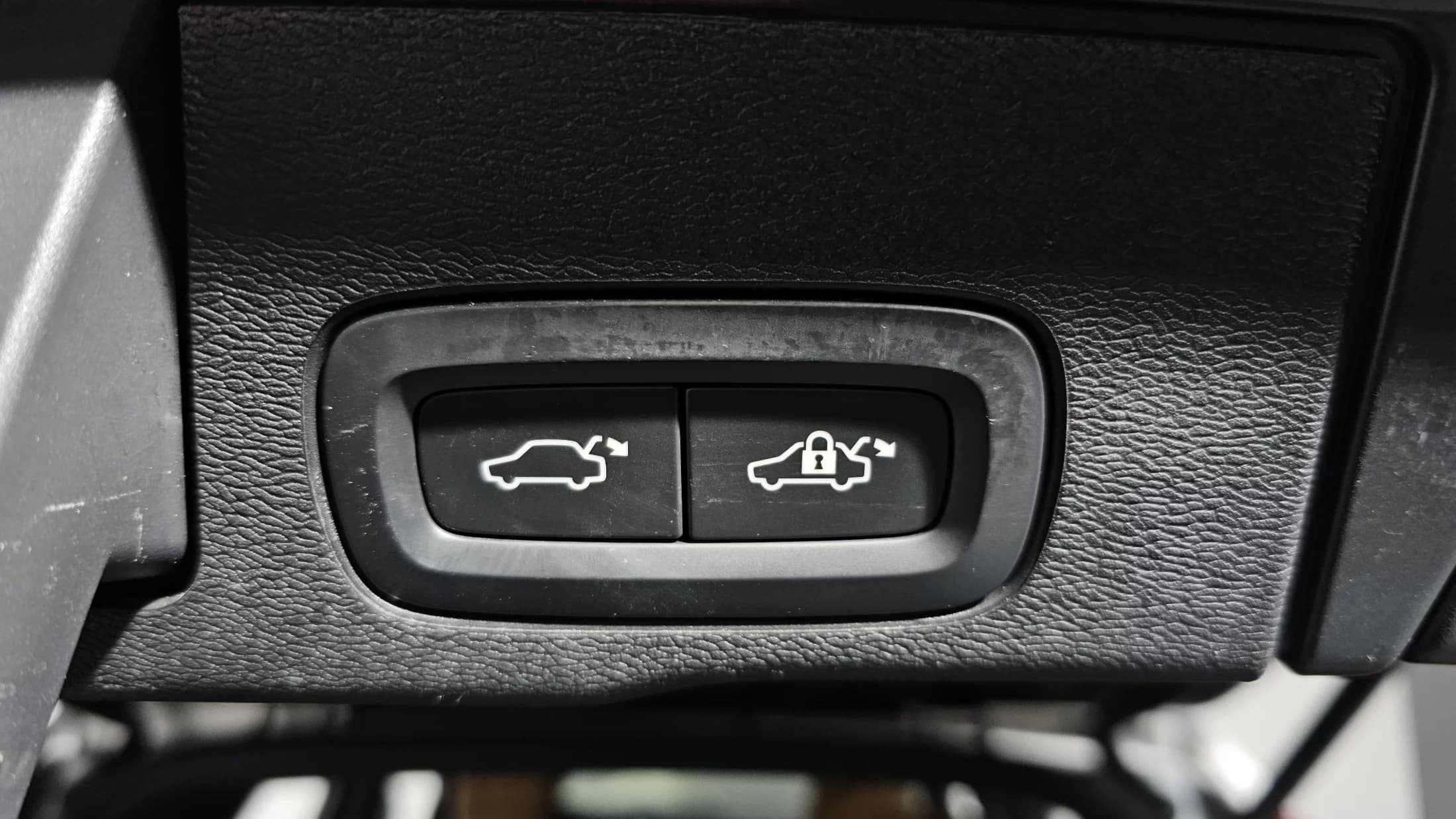 Volvo XC60 B5 Inscription, 2021 г. 75303 км. — фото 20