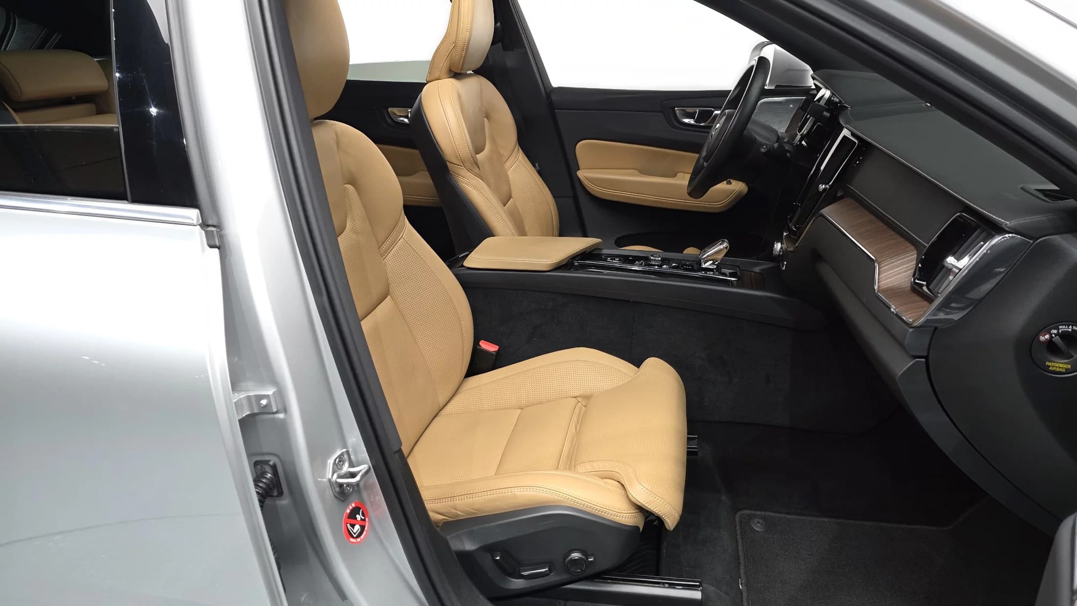 Volvo XC60 B5 Inscription, 2021 г. 75303 км. — фото 10