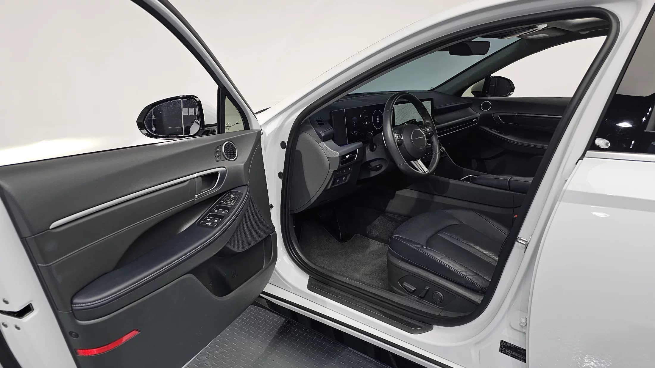 Hyundai Sonata 2.0 Exclusive, 2024 г. 27562 км. — фото 10
