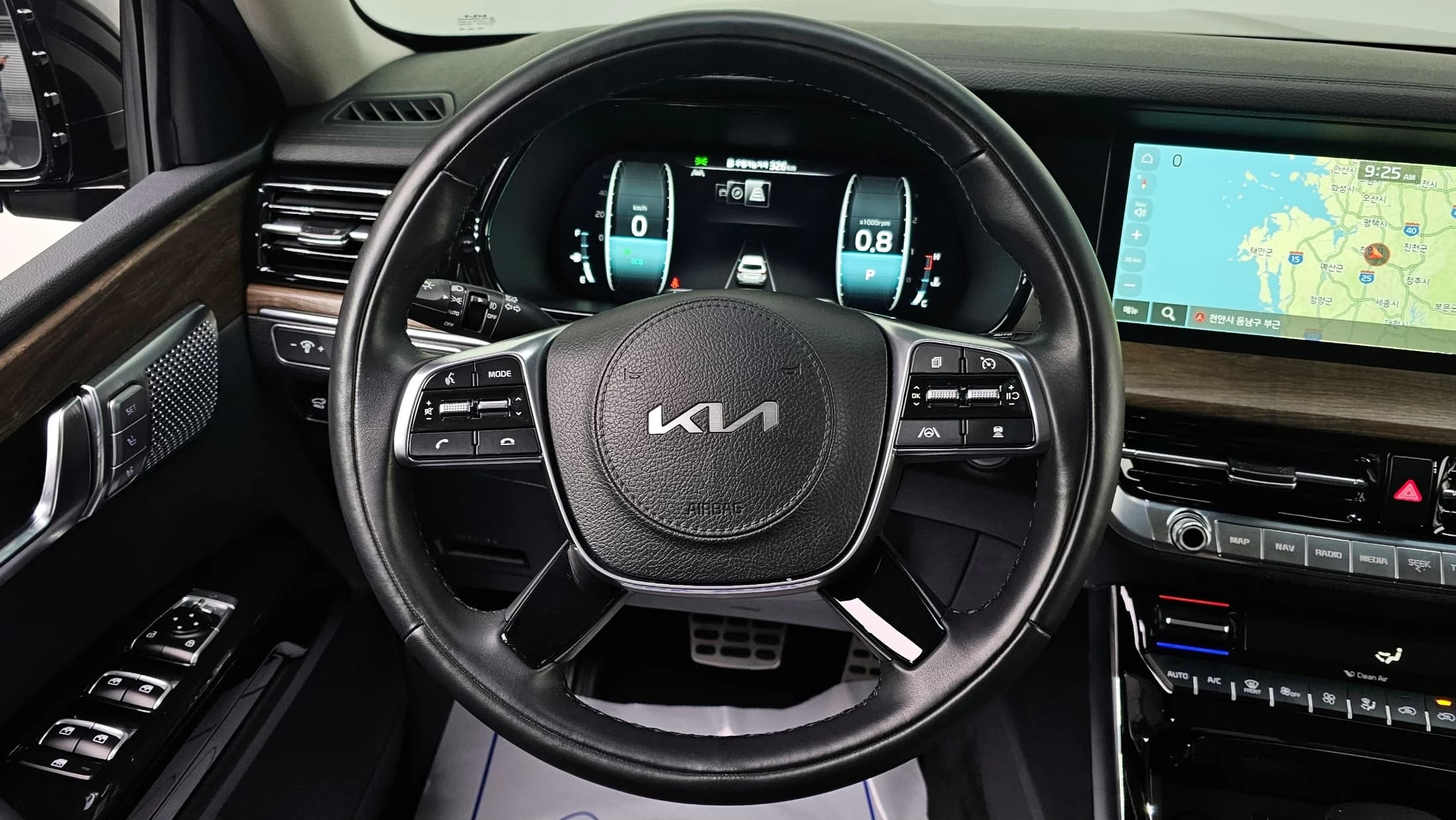 Kia Mohave Diesel 3.0 4WD 5-Seater Masters, 2023 г. 33450 км. — фото 14