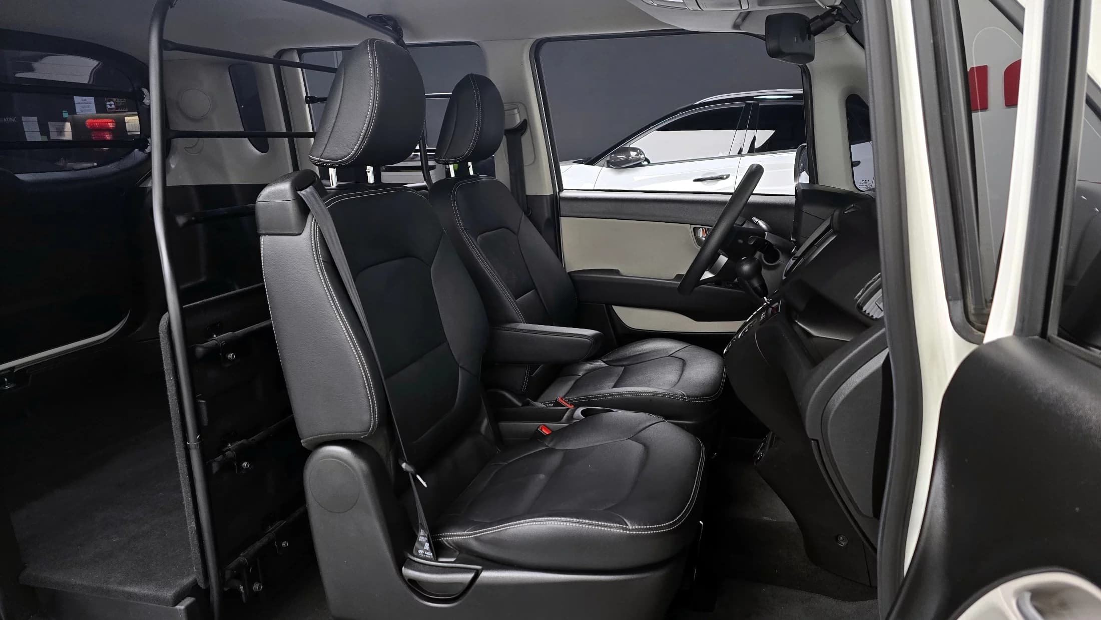 Kia RAY Van 2-Seater Prestige Special, 2022 г. 104705 км. — фото 10