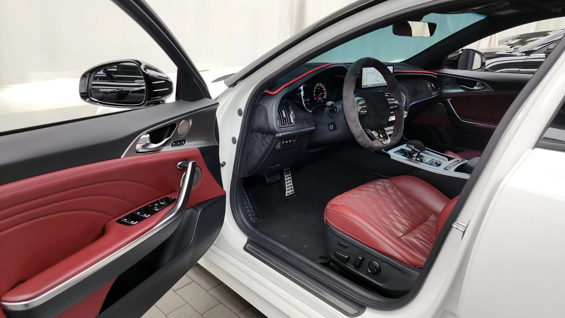 Kia Stinger 3.3 GT, 2022 г. 50785 км. — фото 10