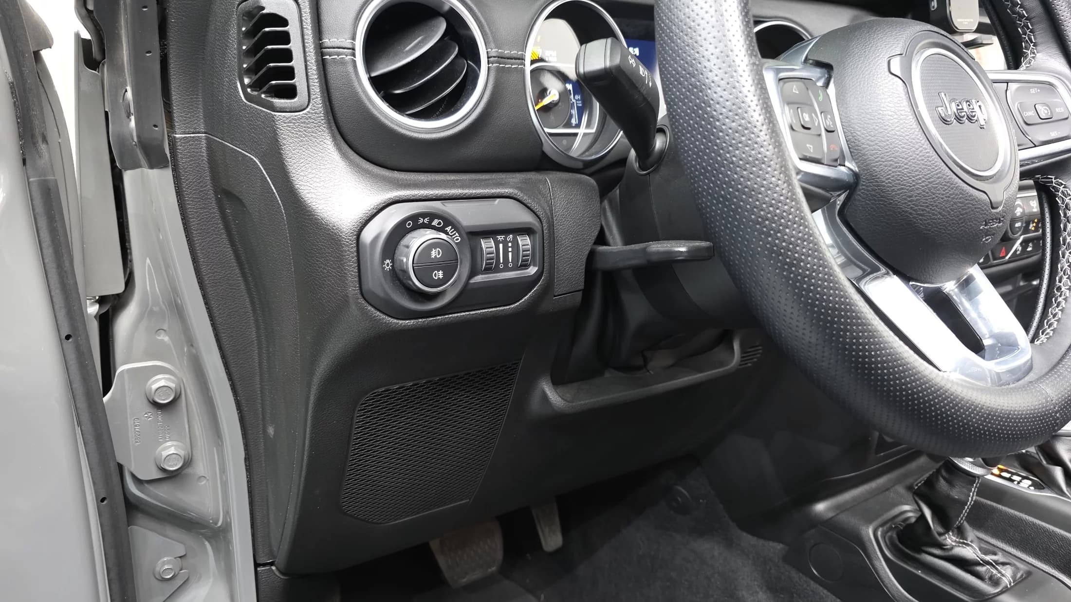 Jeep WRANGLER 2.0 Overland Power Top 4Door, 2023 г. 27237 км. — фото 12