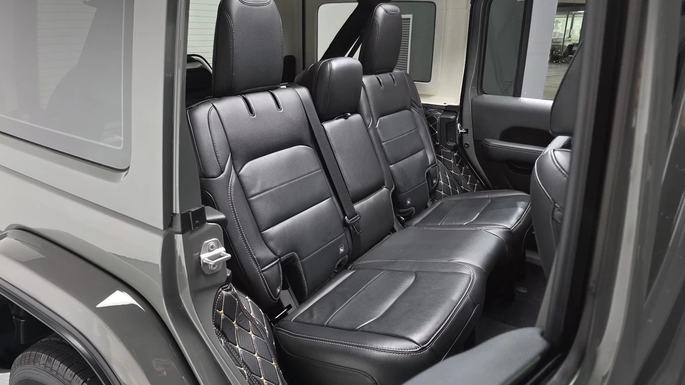Jeep WRANGLER 2.0 Overland Power Top 4Door, 2023 г. 27237 км. — фото 10