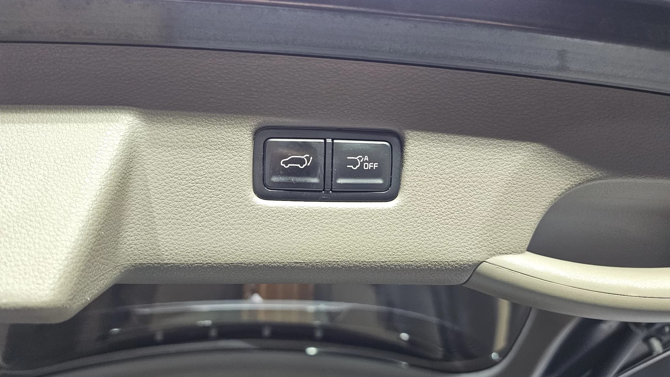 Kia Carnival 9-Seater Hi-Limousine(Special Vehicle), 2021 г. 64317 км. — фото 20