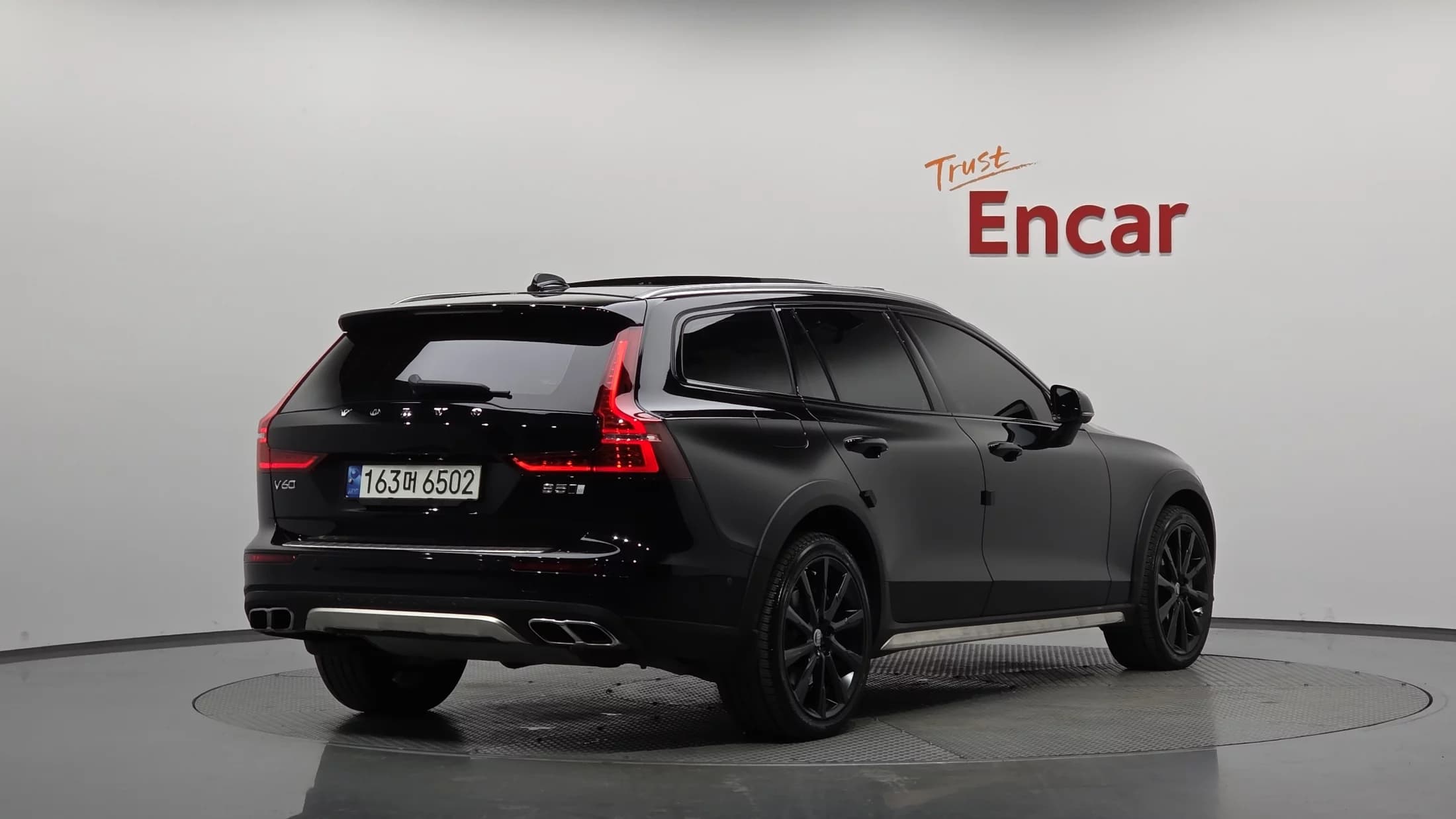 Volvo V60 B5 Pro AWD, 2021 г. 39530 км. — фото 2