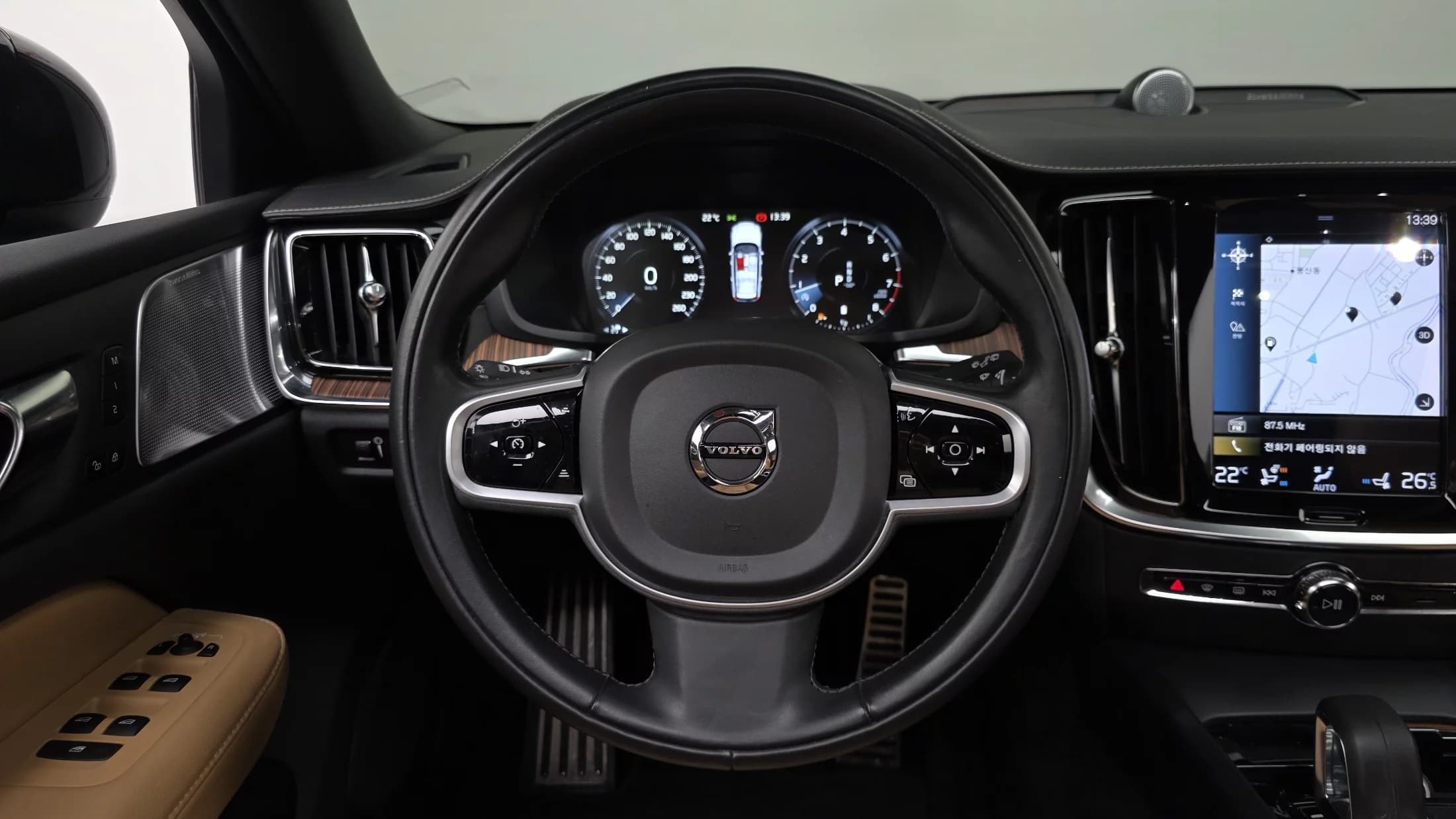 Volvo V60 B5 Pro AWD, 2021 г. 39530 км. — фото 13
