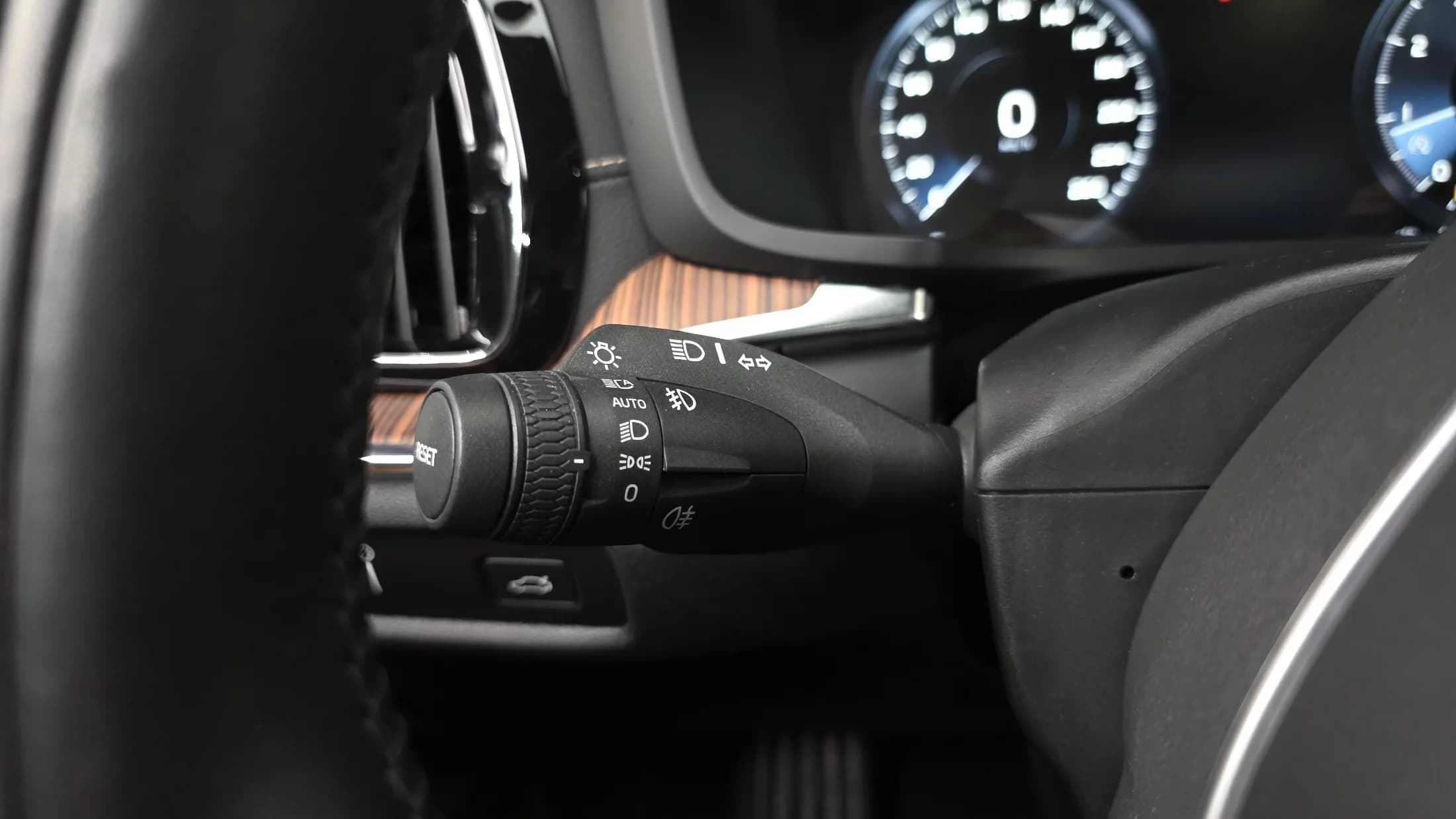 Volvo V60 B5 Pro AWD, 2021 г. 39530 км. — фото 17