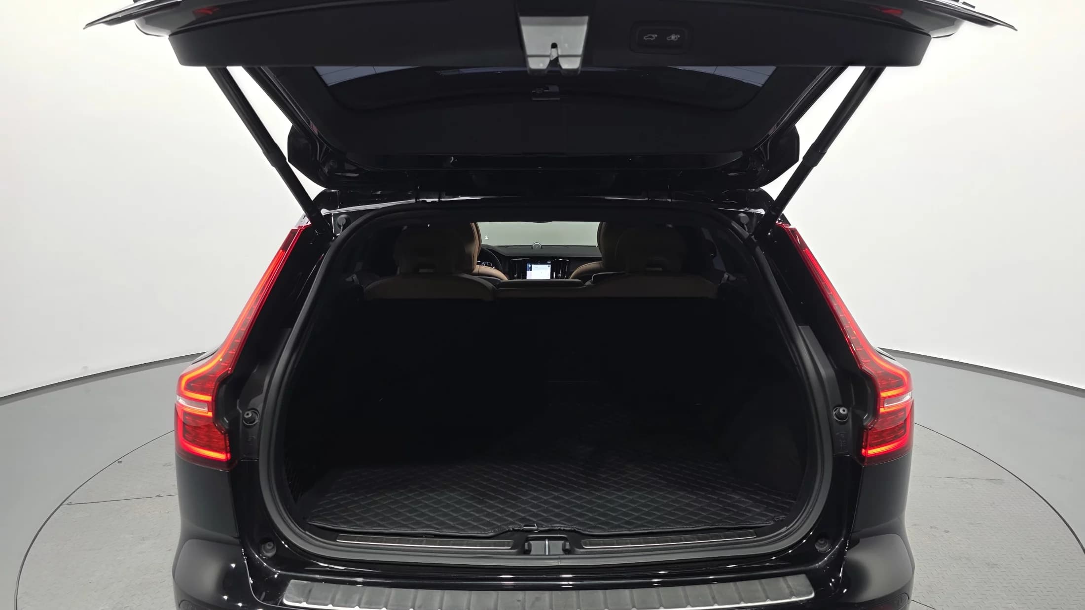 Volvo V60 B5 Pro AWD, 2021 г. 39530 км. — фото 20