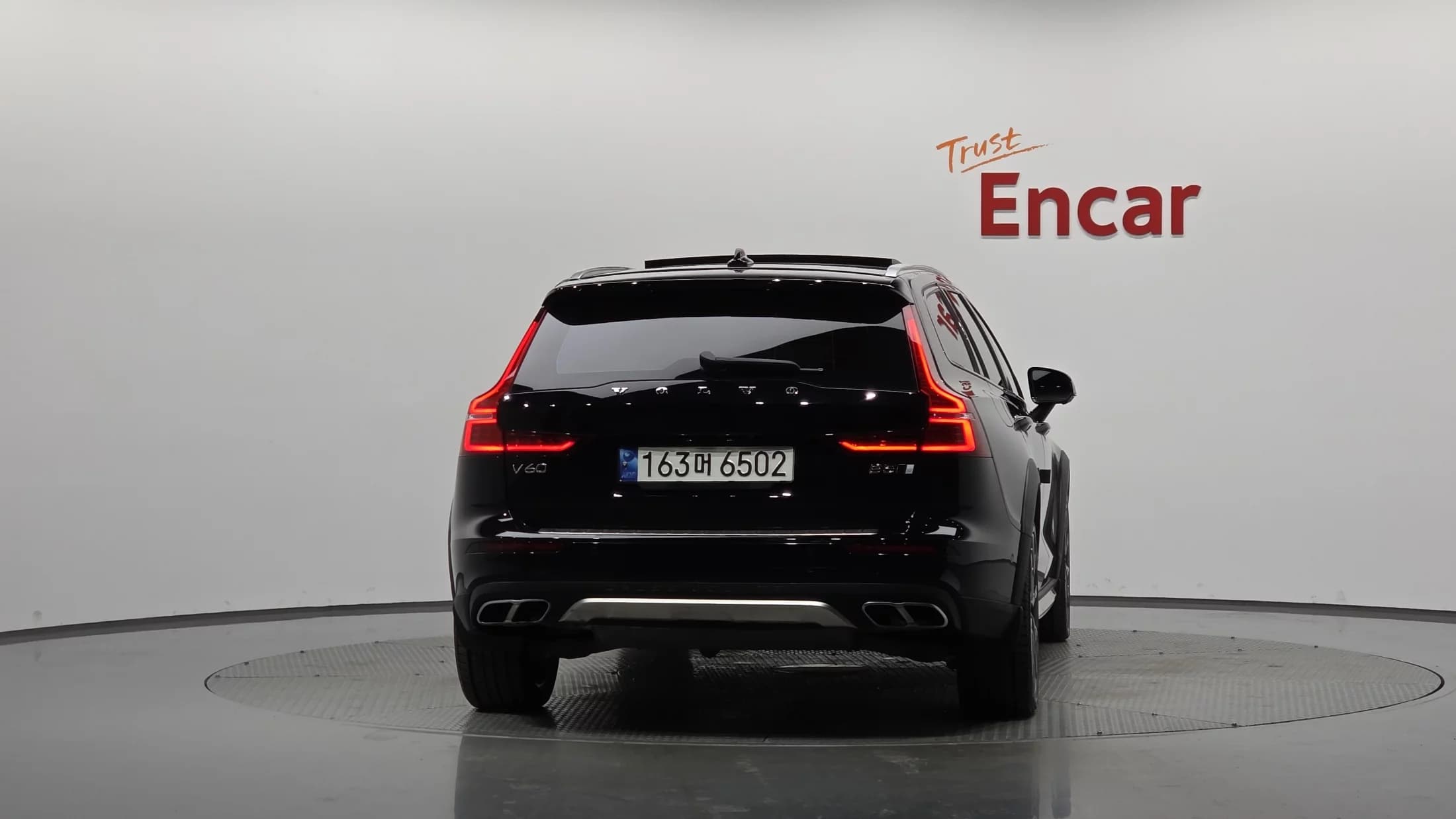 Volvo V60 B5 Pro AWD, 2021 г. 39530 км. — фото 4