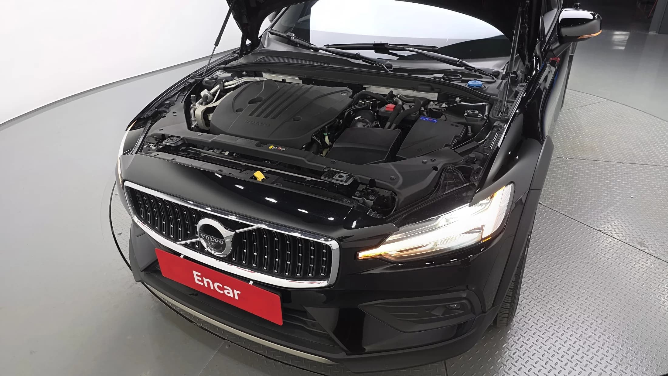 Volvo V60 B5 Pro AWD, 2021 г. 39530 км. — фото 6