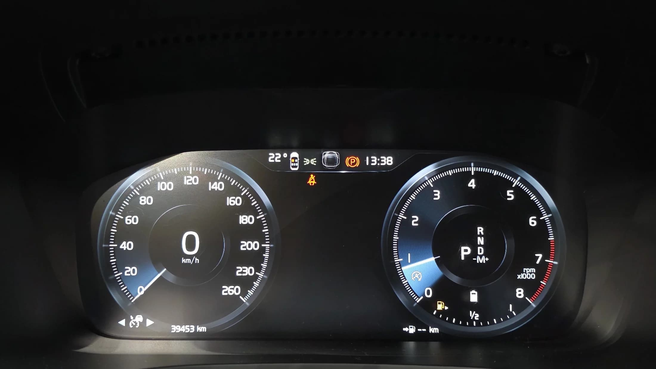 Volvo V60 B5 Pro AWD, 2021 г. 39530 км. — фото 8
