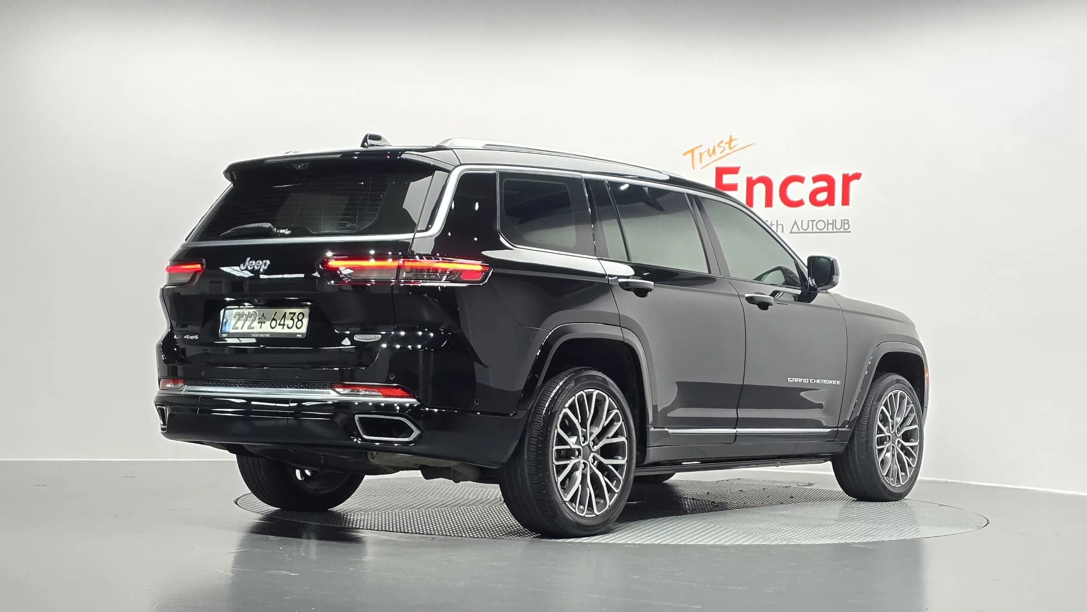 Jeep Grand Cherokee L 3.6 Summit Reserve, 2021 г. 64832 км. — фото 2