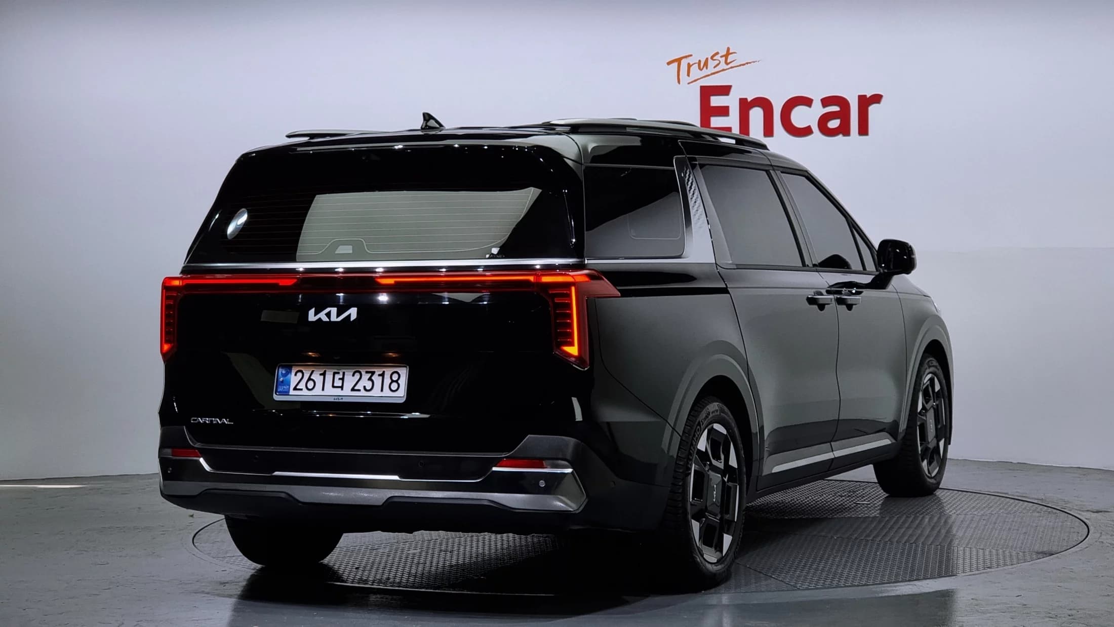 Kia Carnival Gasoline 9-Seater Signature, 2024 г. 17263 км. — фото 2