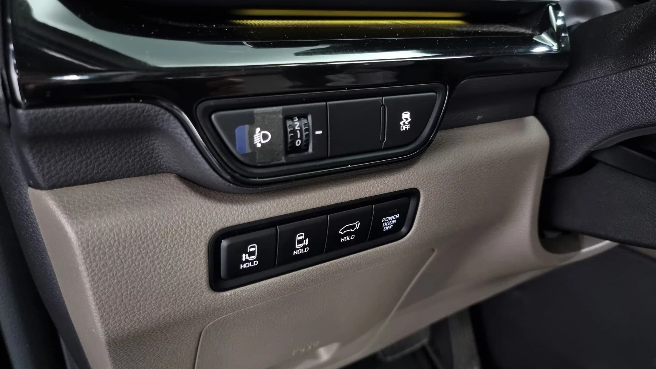 Kia Carnival Gasoline 9-Seater Signature, 2024 г. 17263 км. — фото 16