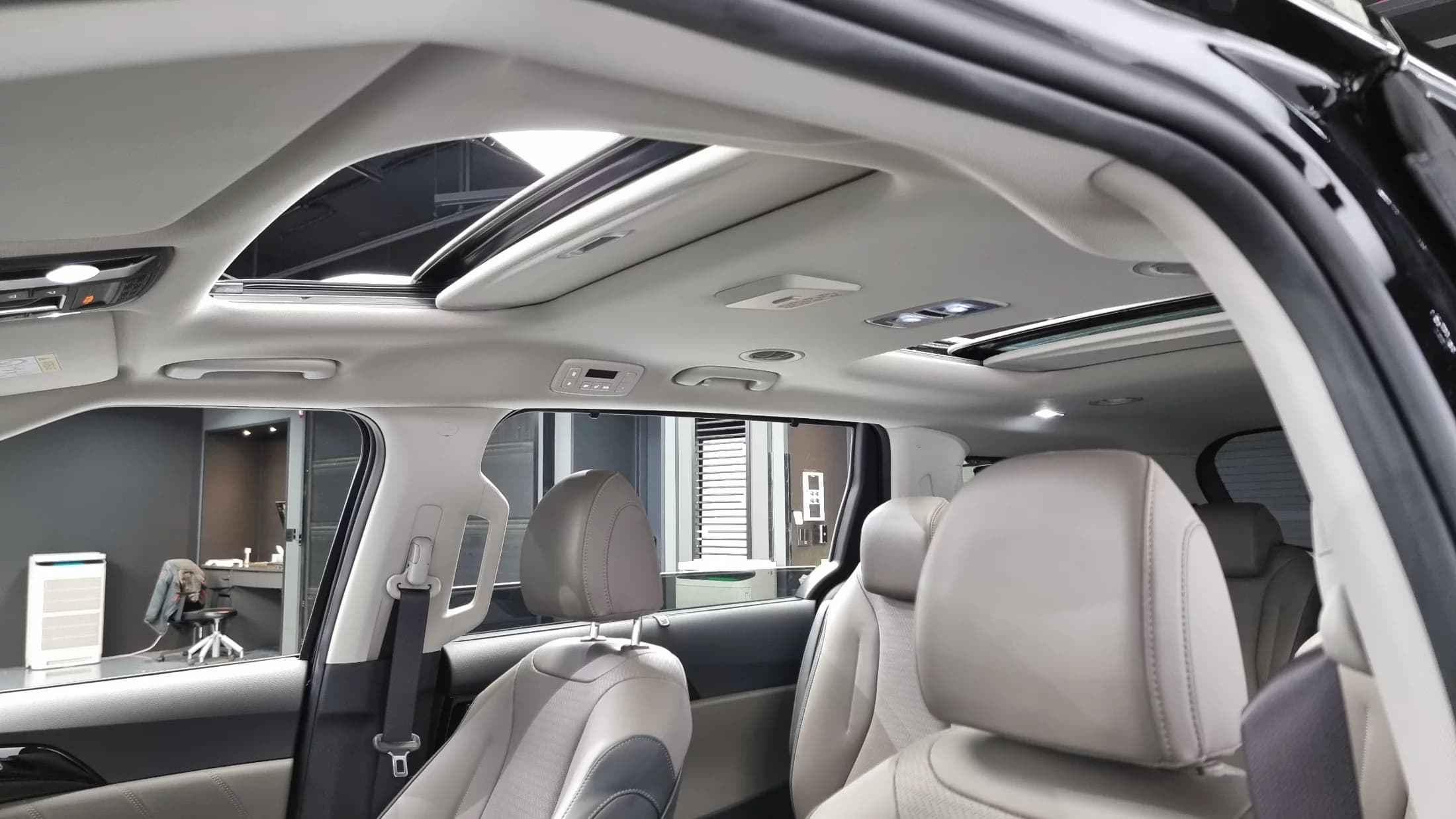Kia Carnival Gasoline 9-Seater Signature, 2024 г. 17263 км. — фото 18