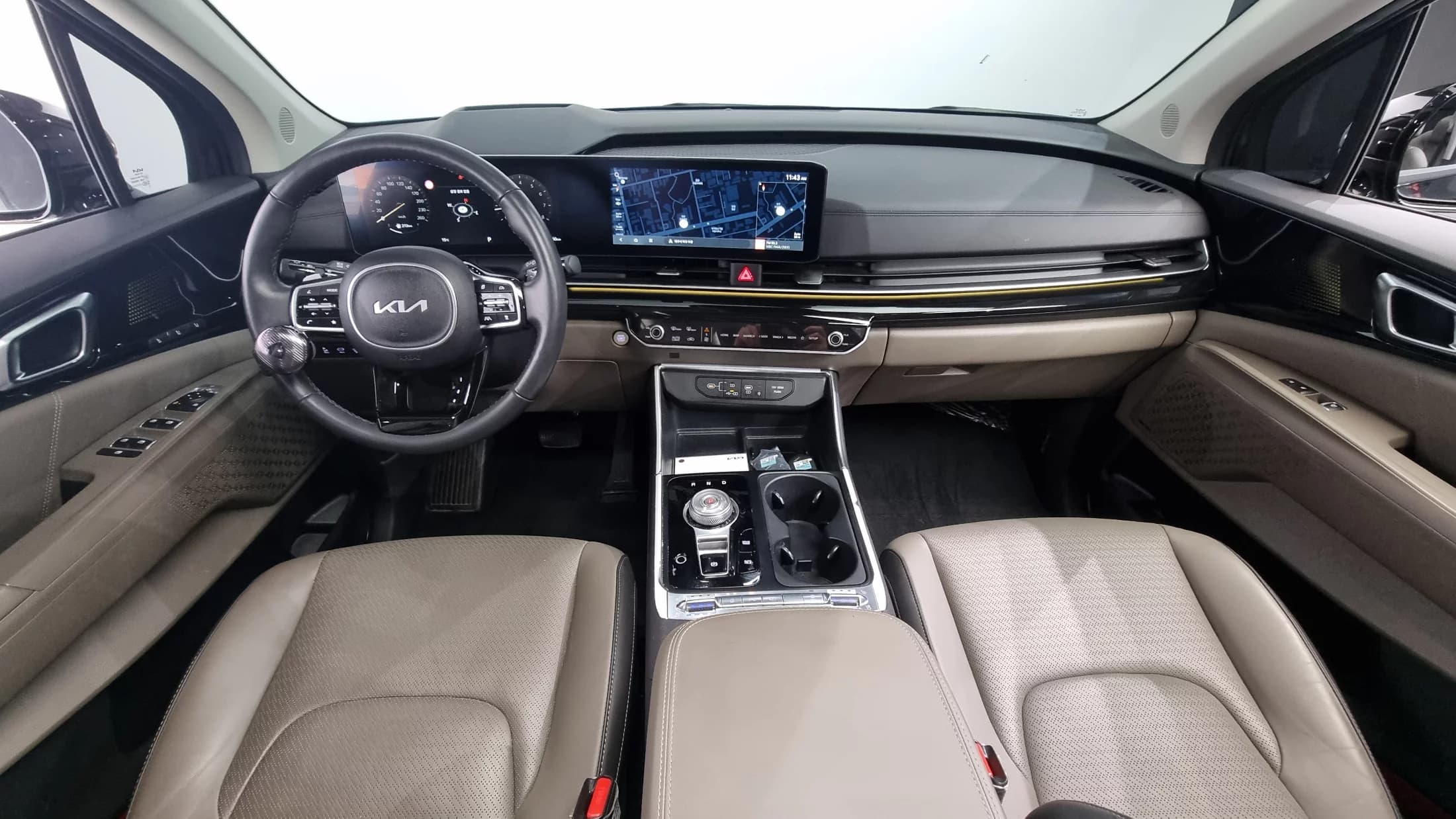 Kia Carnival Gasoline 9-Seater Signature, 2024 г. 17263 км. — фото 7