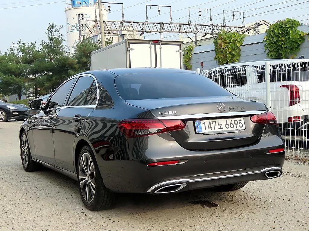 Mercedes-Benz E-Class E250 Avantgarde, 2021 г. 83271 км. — фото 3