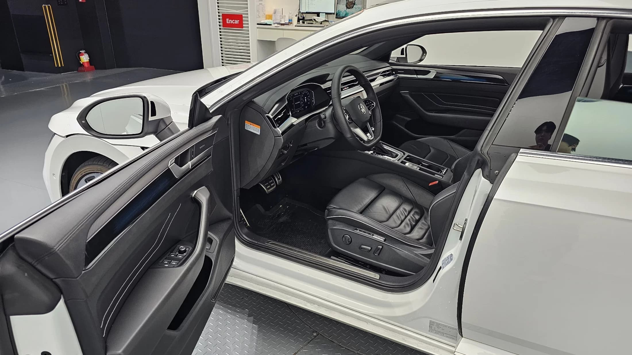 Volkswagen ARTEON 2.0 TDI R-LIINE 4Motion, 2022 г. 44592 км. — фото 11