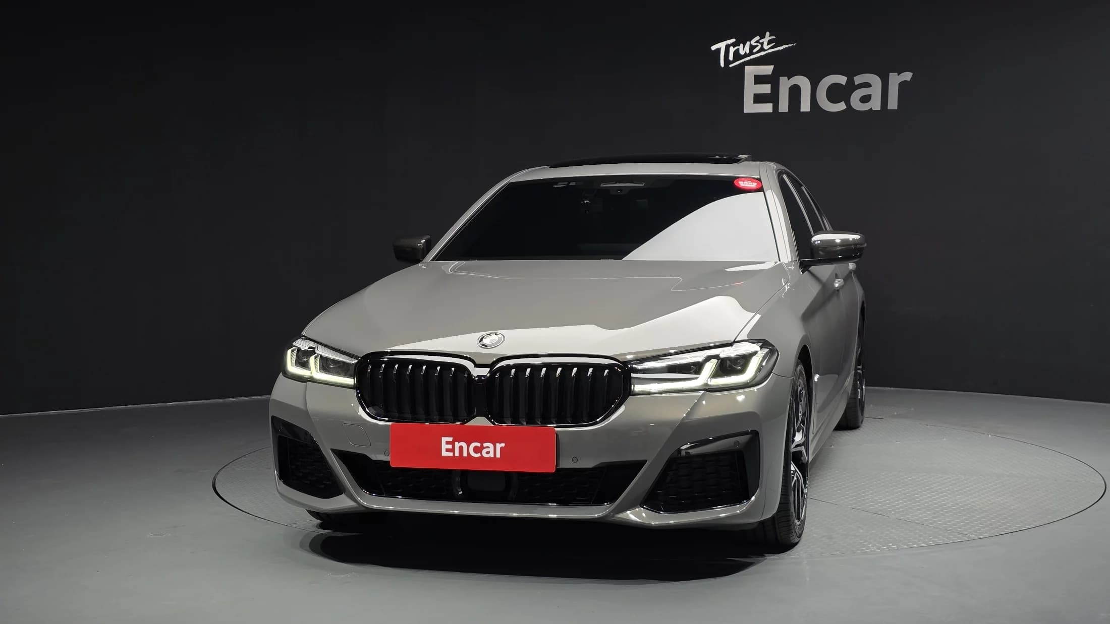 BMW 5-Series 530i M Sport Package, 2021 г. 51684 км. — фото 3