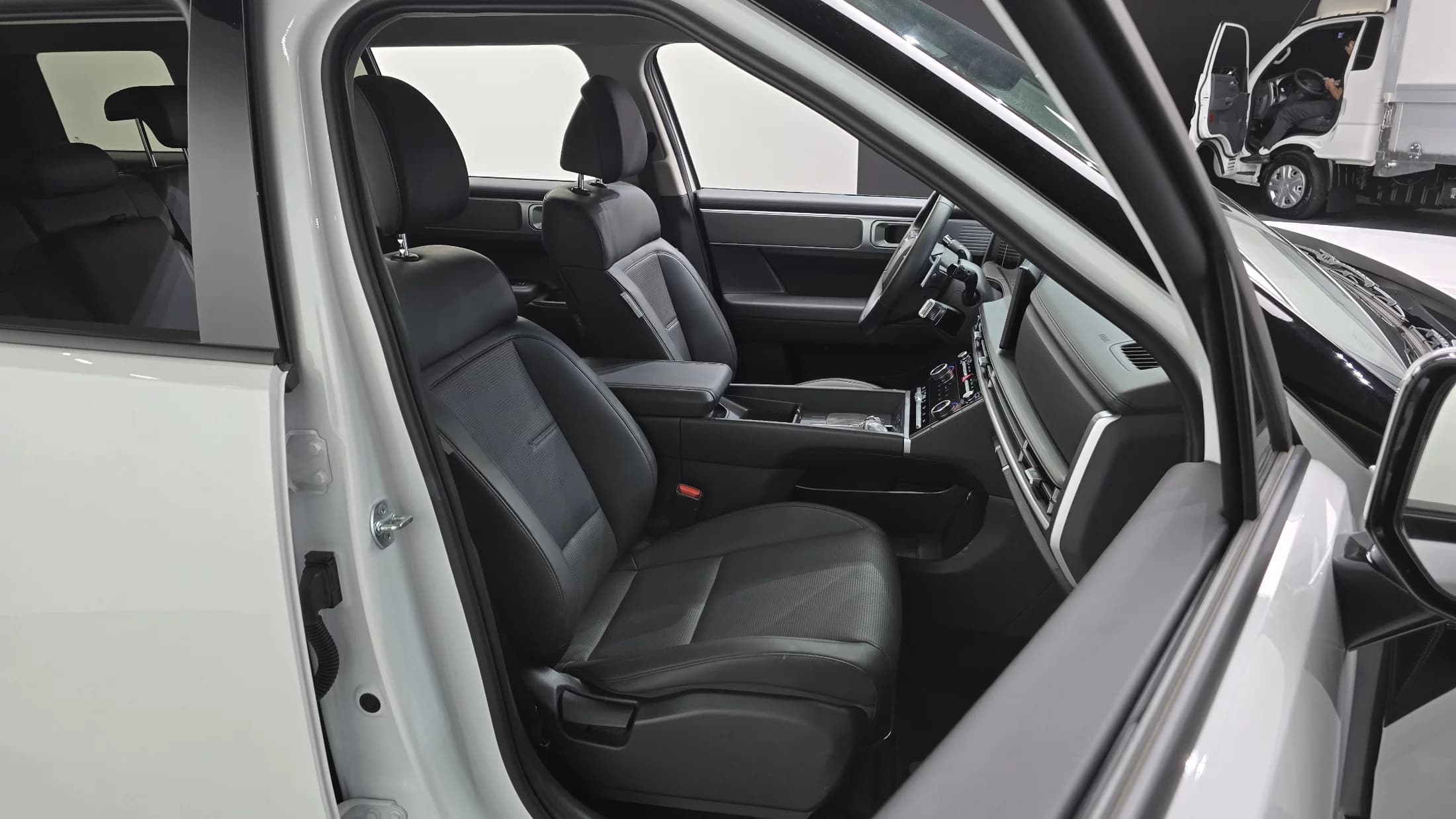 Hyundai Santa Fe Gasoline 2.5T 2WD Exclusive, 2024 г. 34790 км. — фото 12