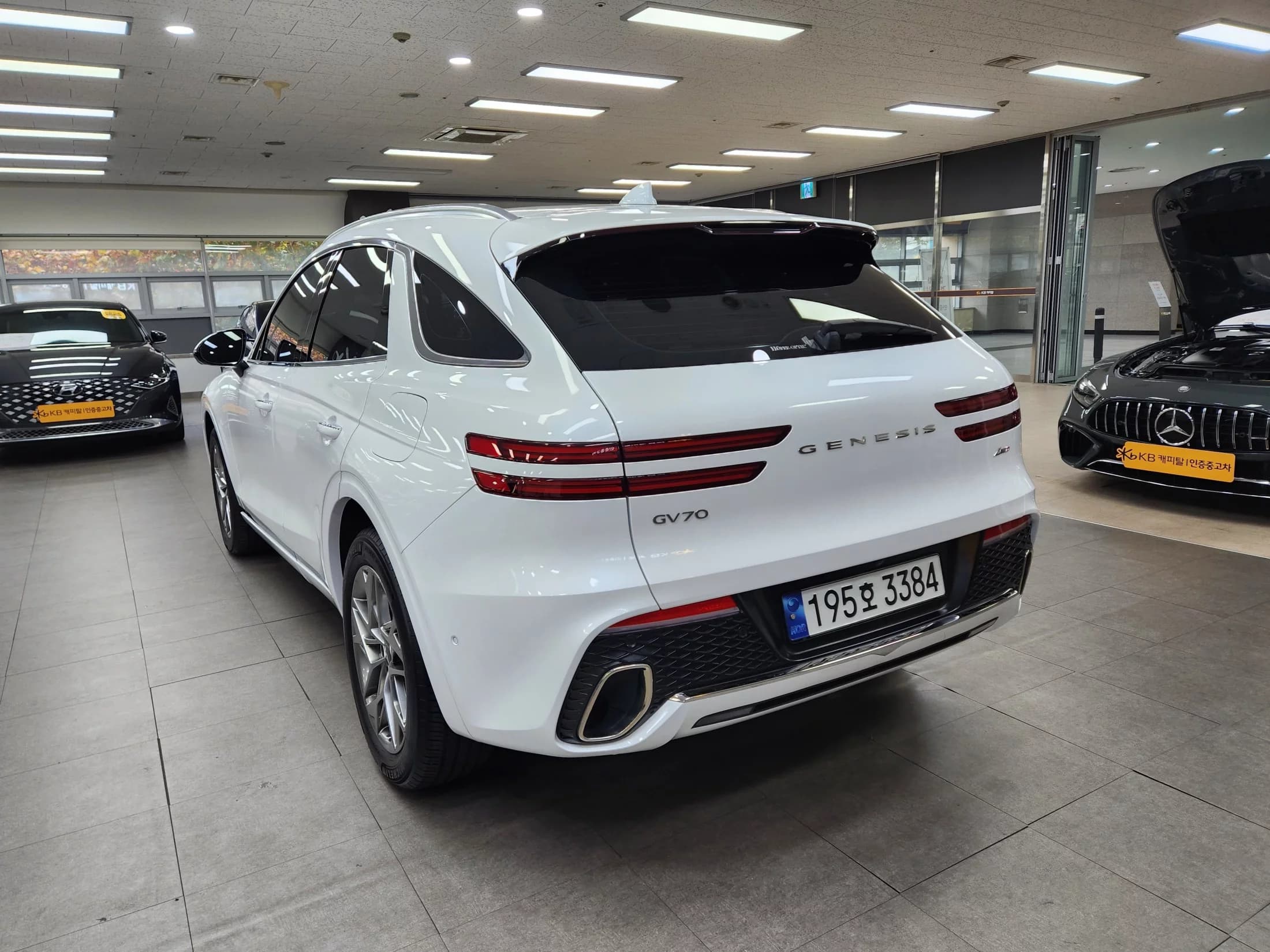 Genesis GV70 2.5T Gasoline AWD, 2023 г. 38497 км. — фото 2