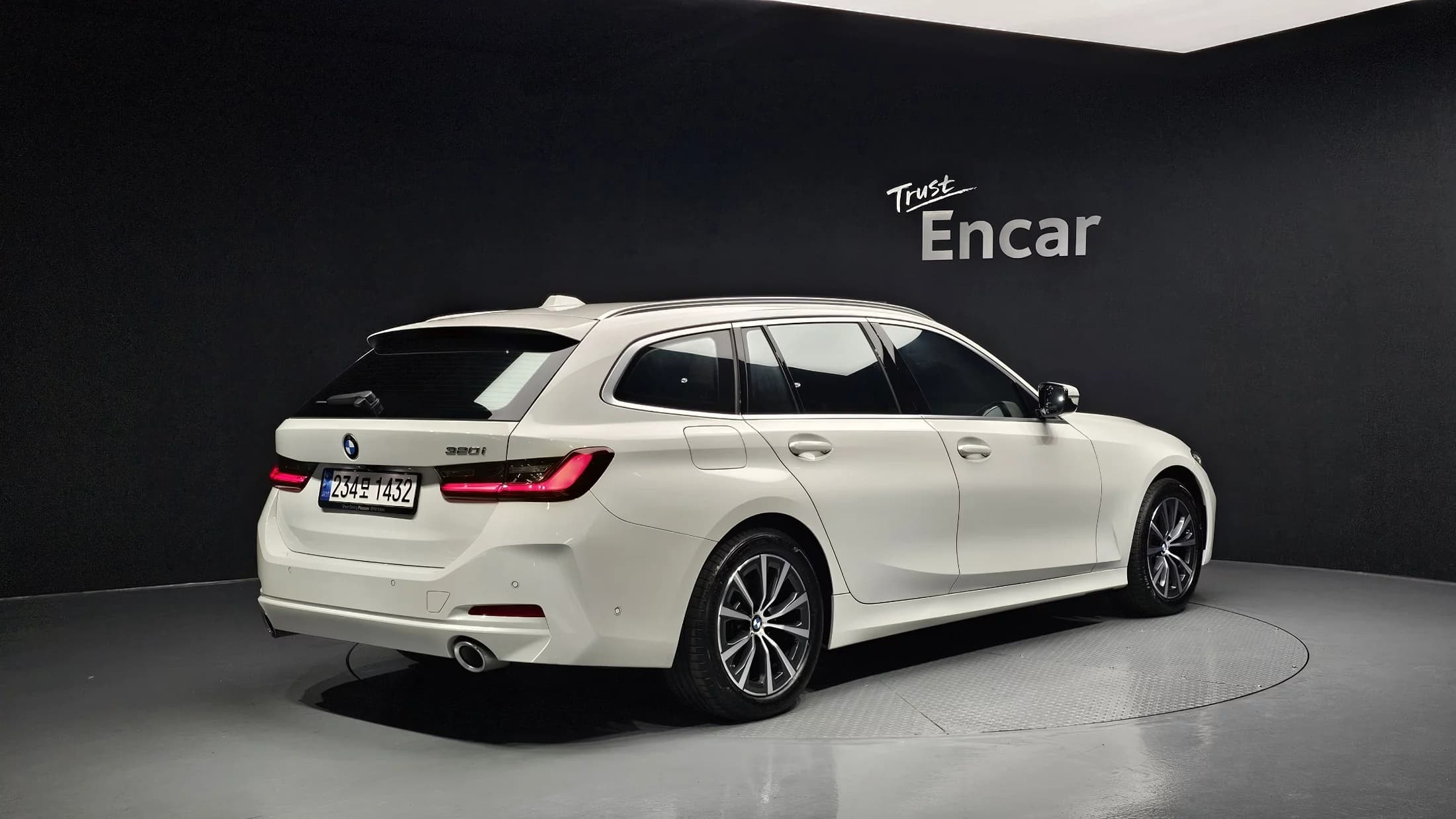 BMW 3-Series 320i Touring, 2024 г. 21534 км. — фото 2