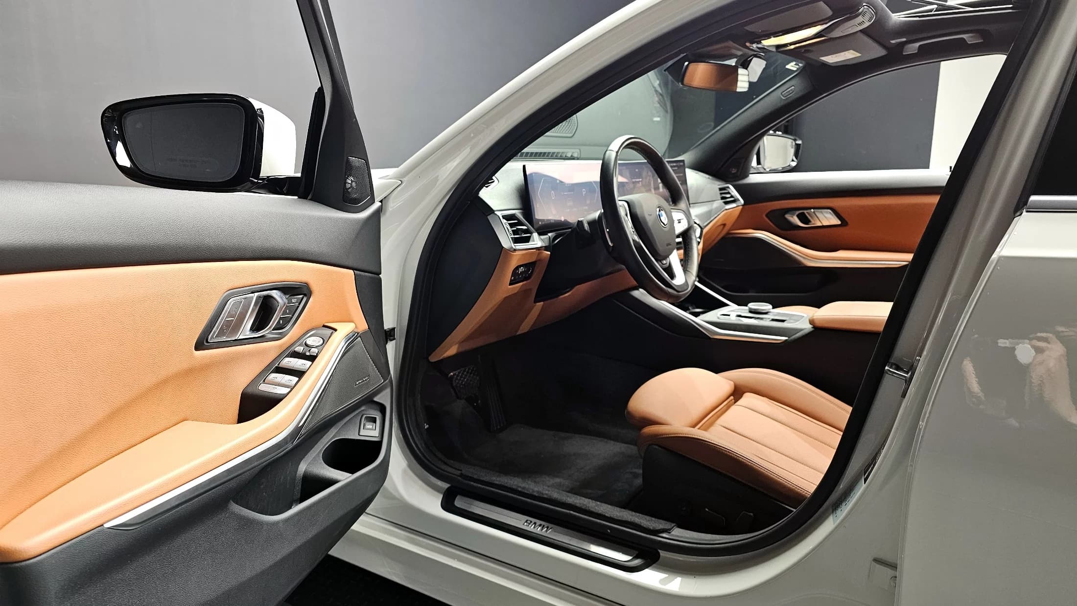 BMW 3-Series 320i Touring, 2024 г. 21534 км. — фото 12